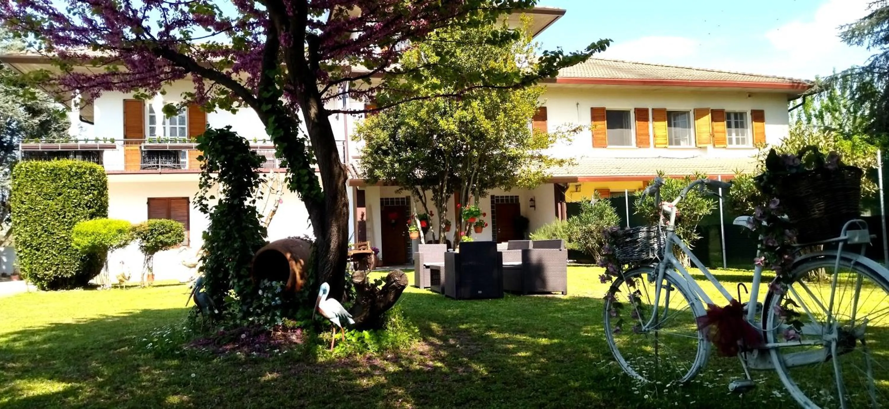 Property building in VILLA MOLINELLA