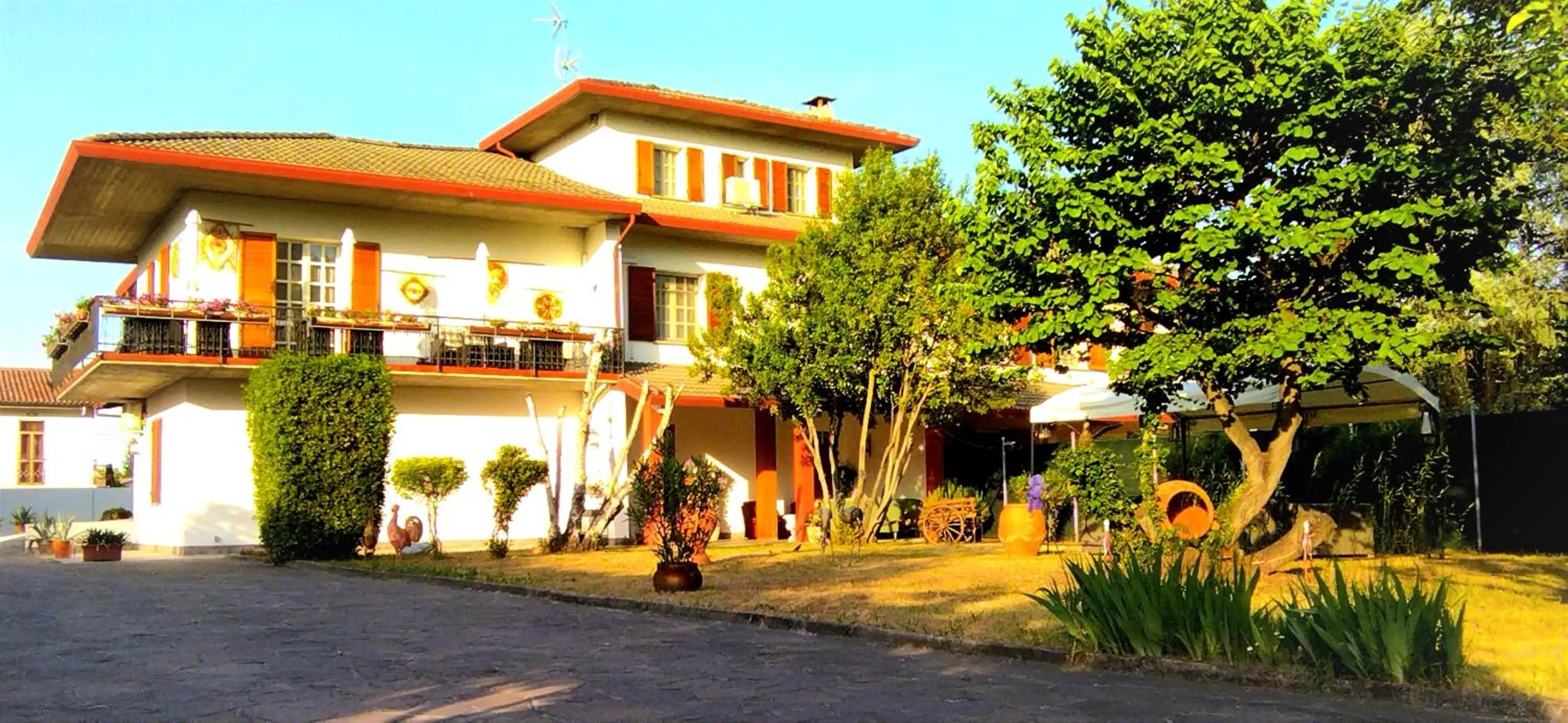 Property building in VILLA MOLINELLA