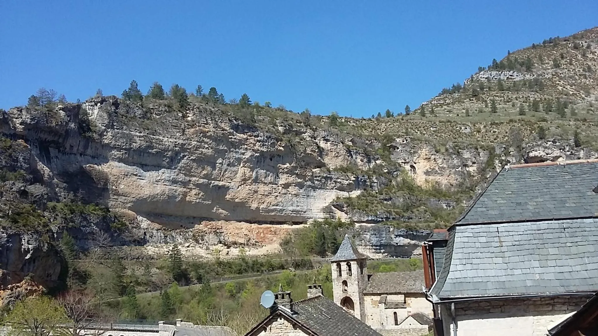 Natural landscape in Logis Hôtel restaurant Auberge de la Cascade