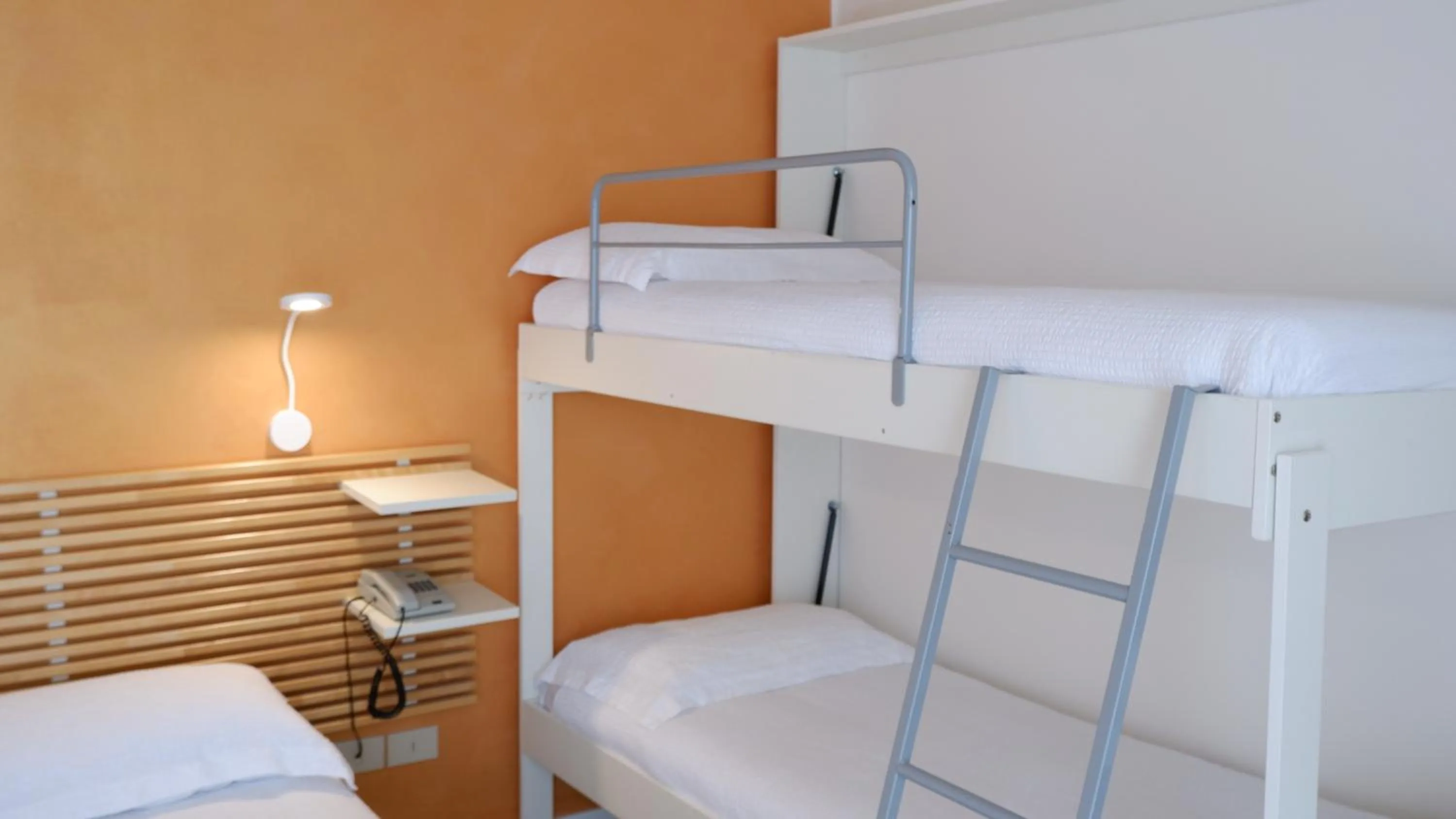 bunk bed, Bed in Hotel Venezuela