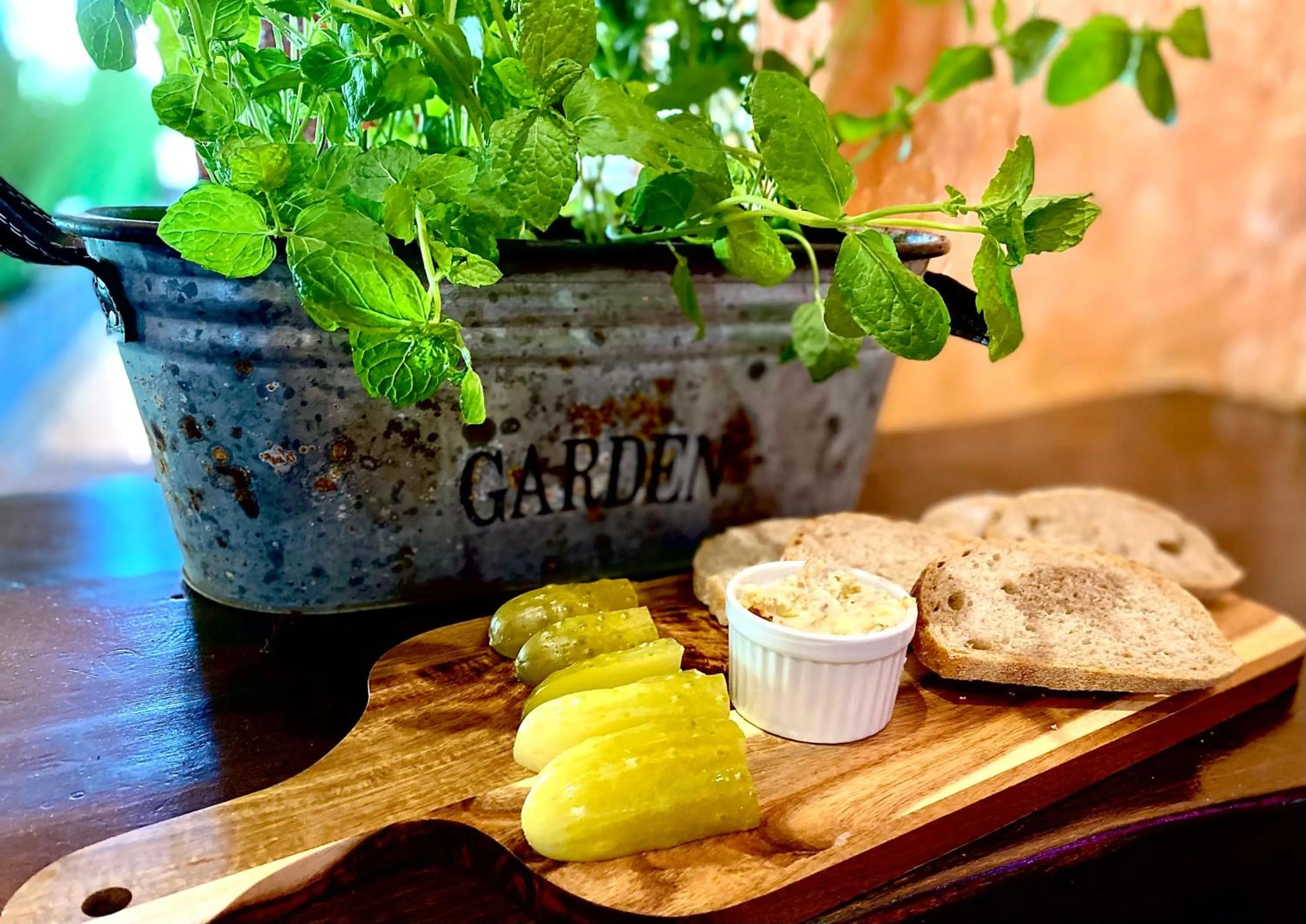 Restaurant/places to eat in Troll