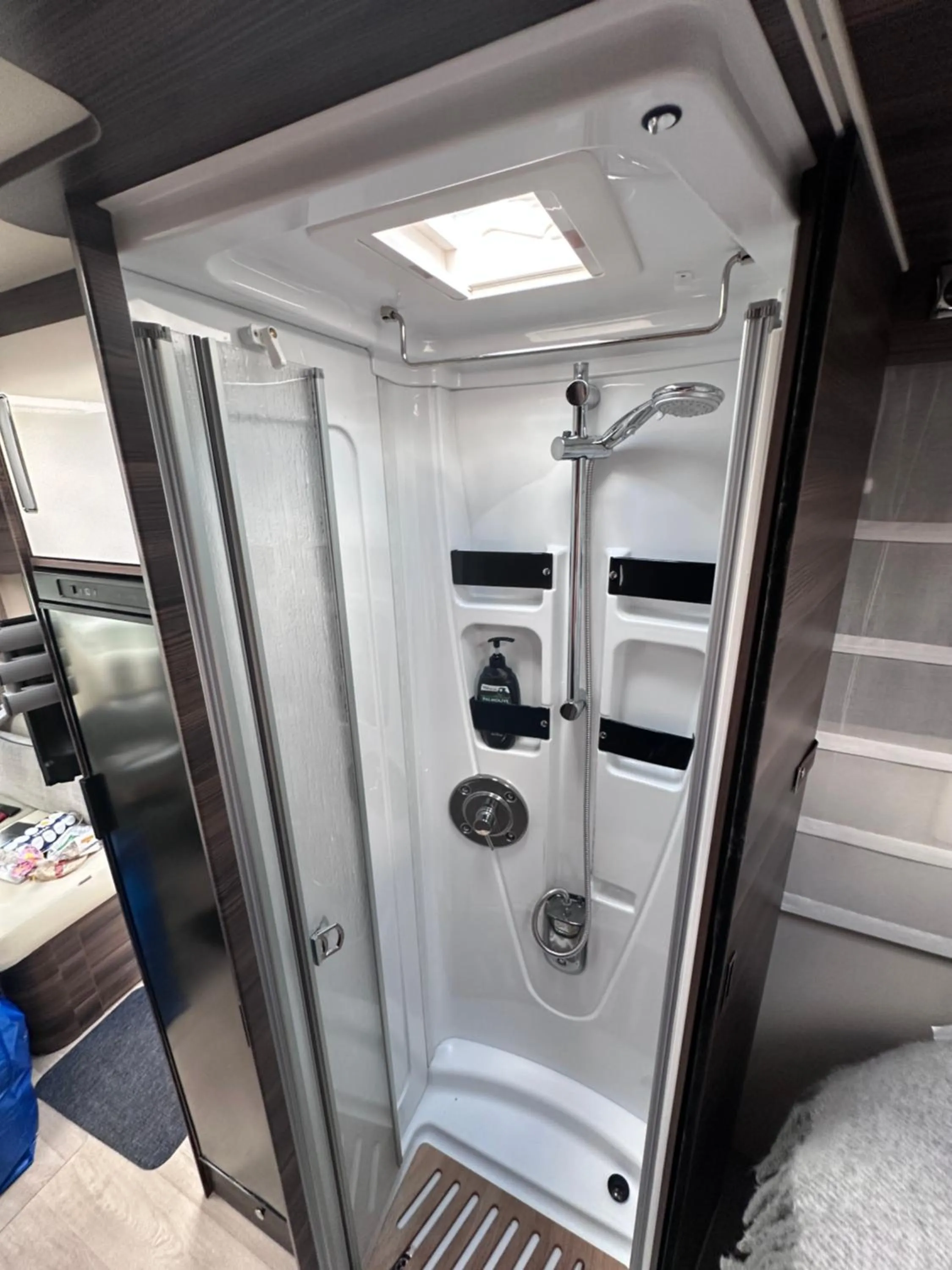 Shower in Arctic Shaman Adventures -Jurtta