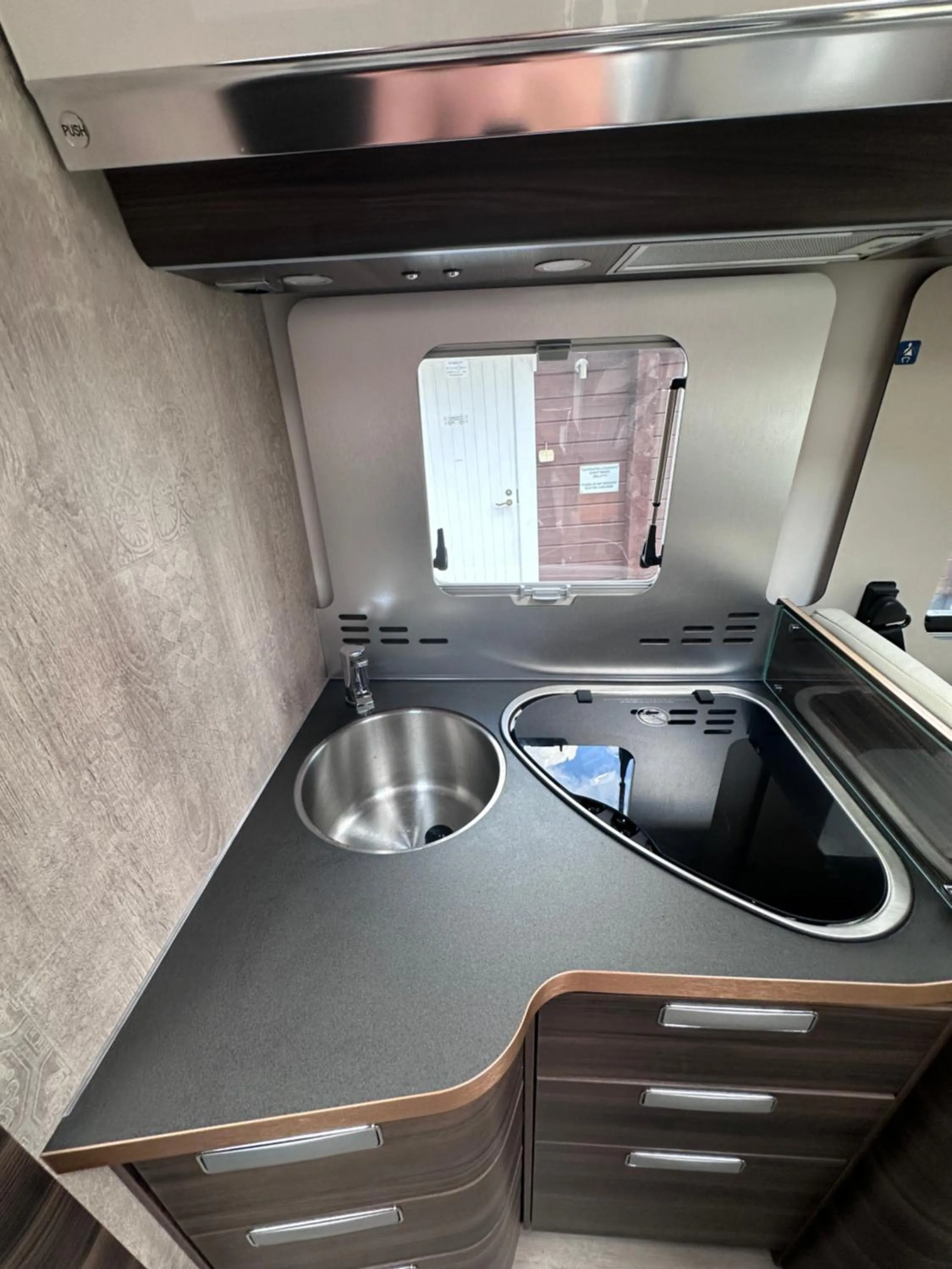 Kitchen or kitchenette in Arctic Shaman Adventures -Jurtta