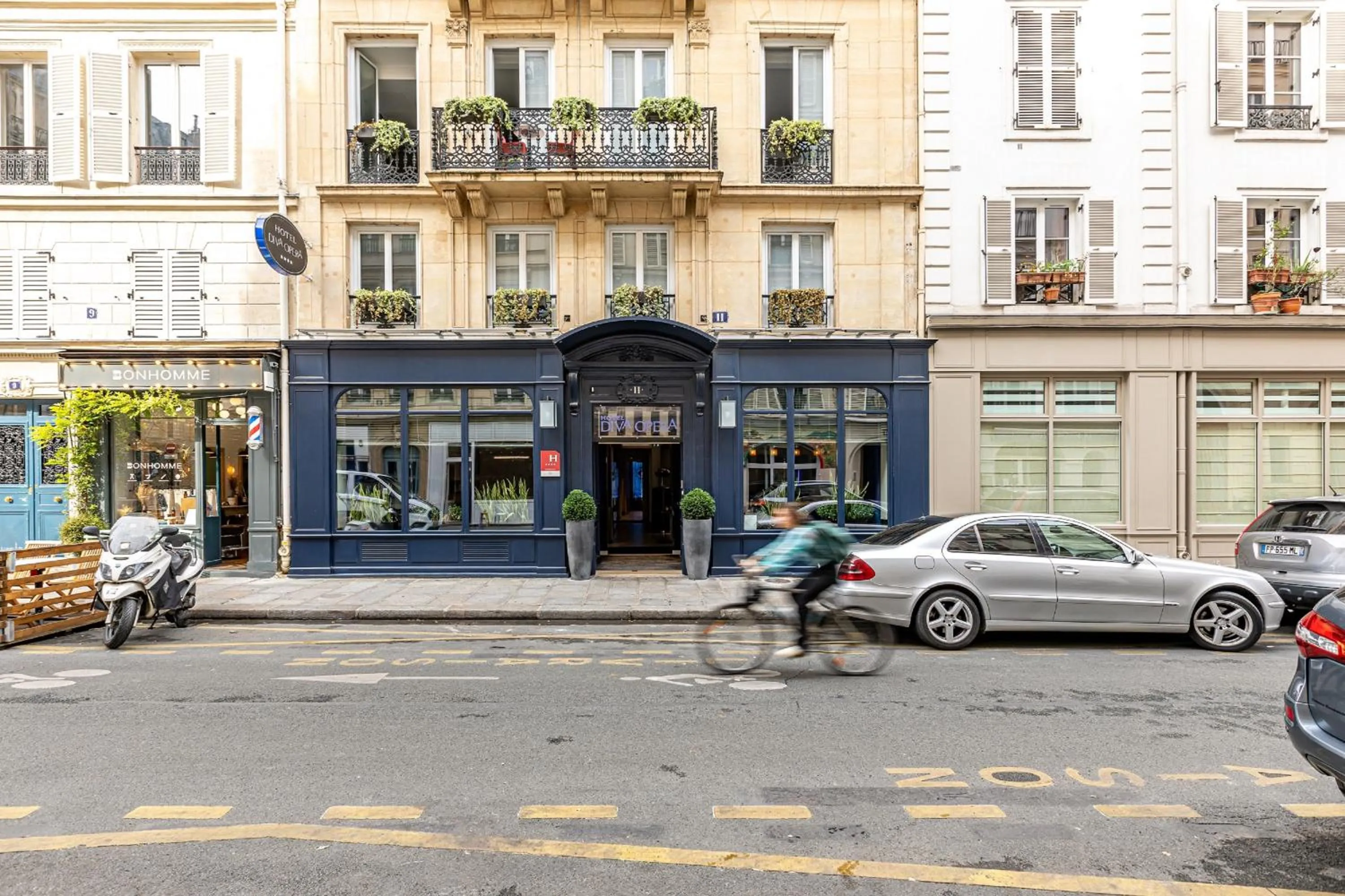 Property building in Hôtel Diva Opera