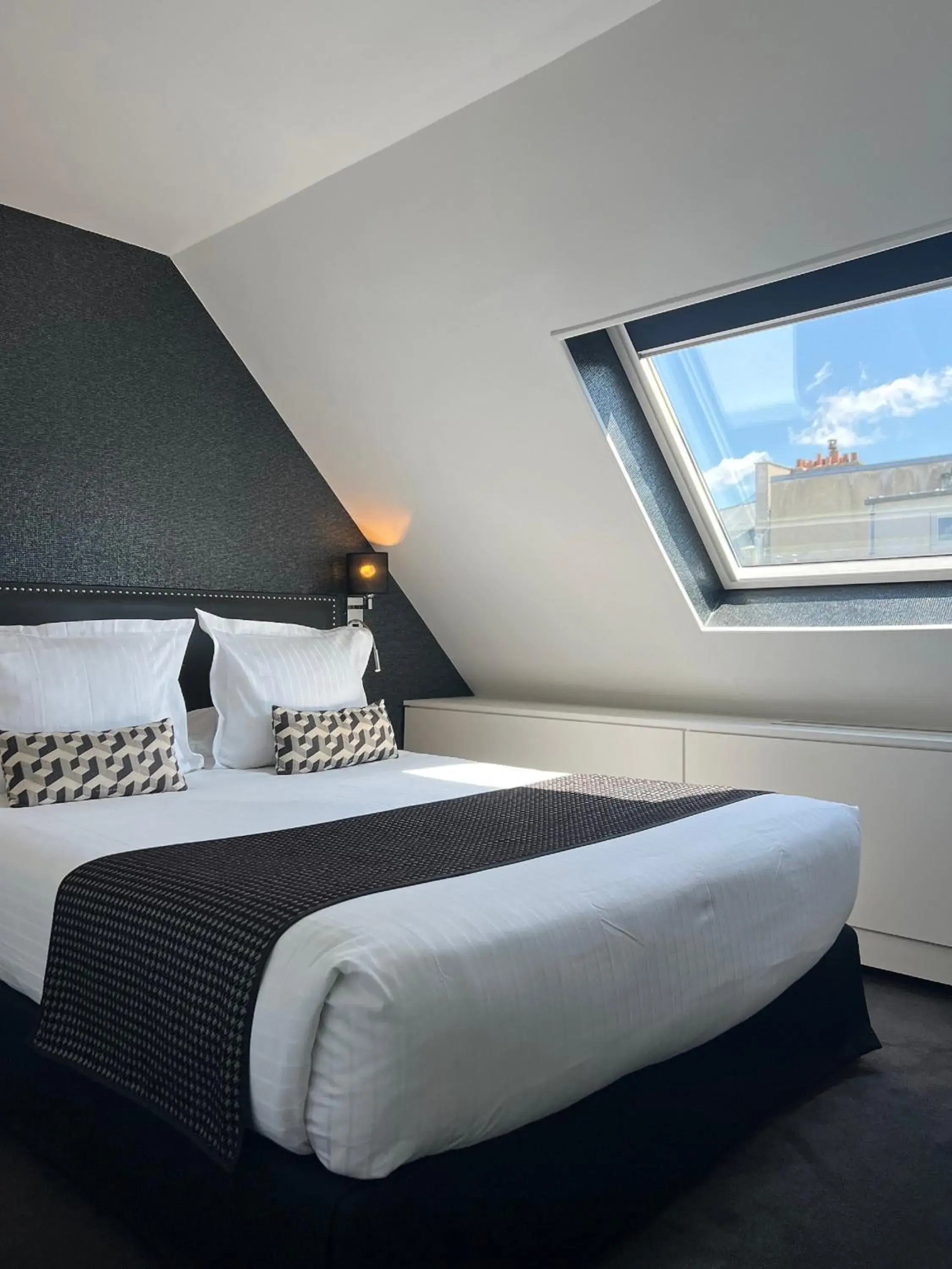 Standard Queen Room in Hôtel Diva Opera Standard Queen Room in Hôtel Diva Opera