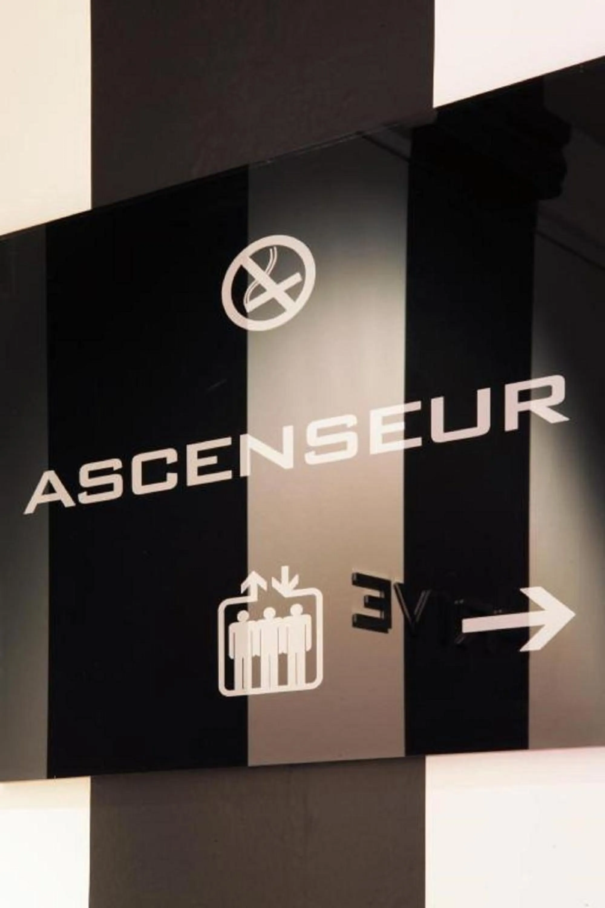 Logo/Certificate/Sign in Hôtel Diva Opera