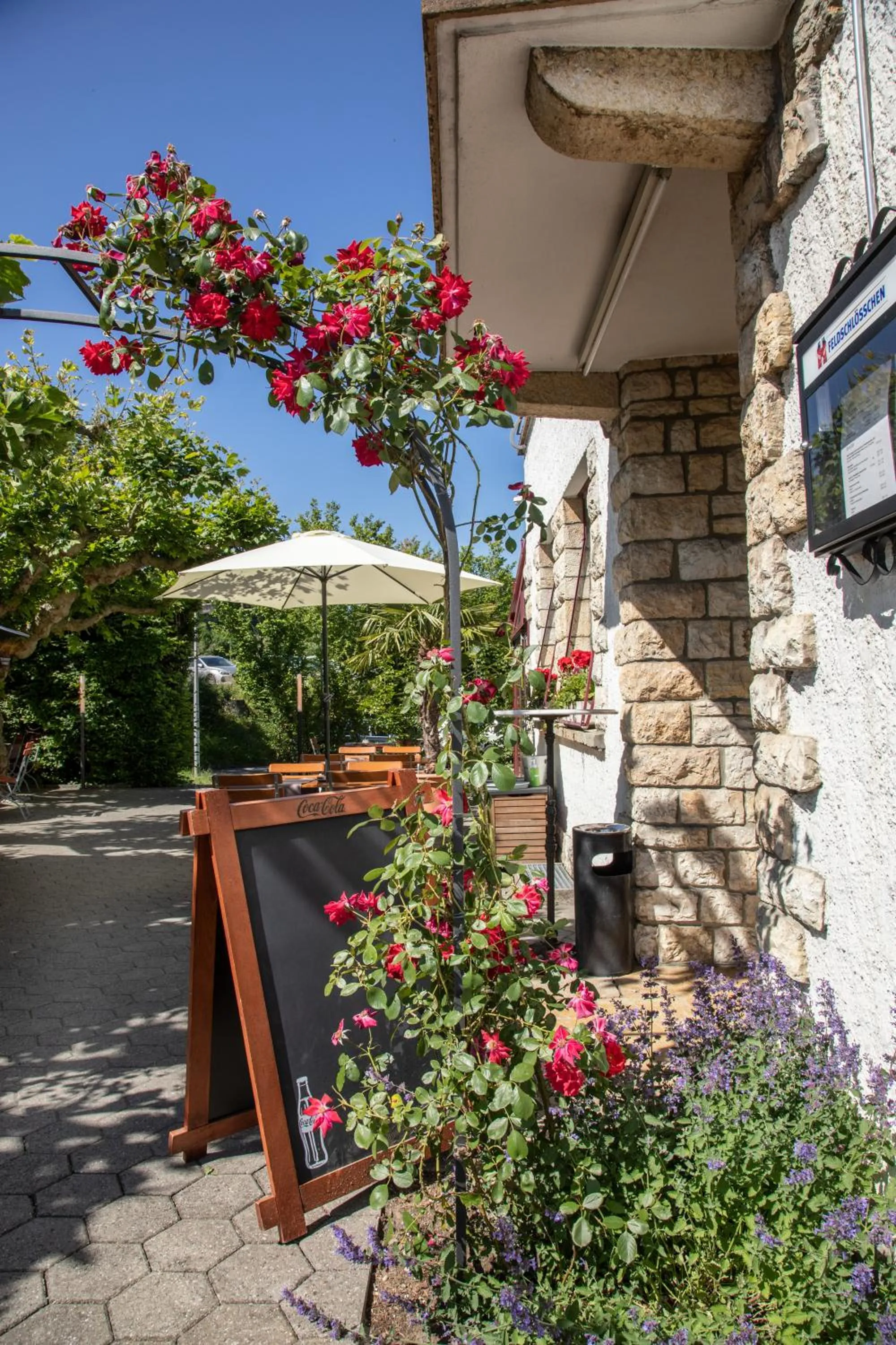 Restaurant/places to eat in Gasthof Enge Self Check-In Hotel