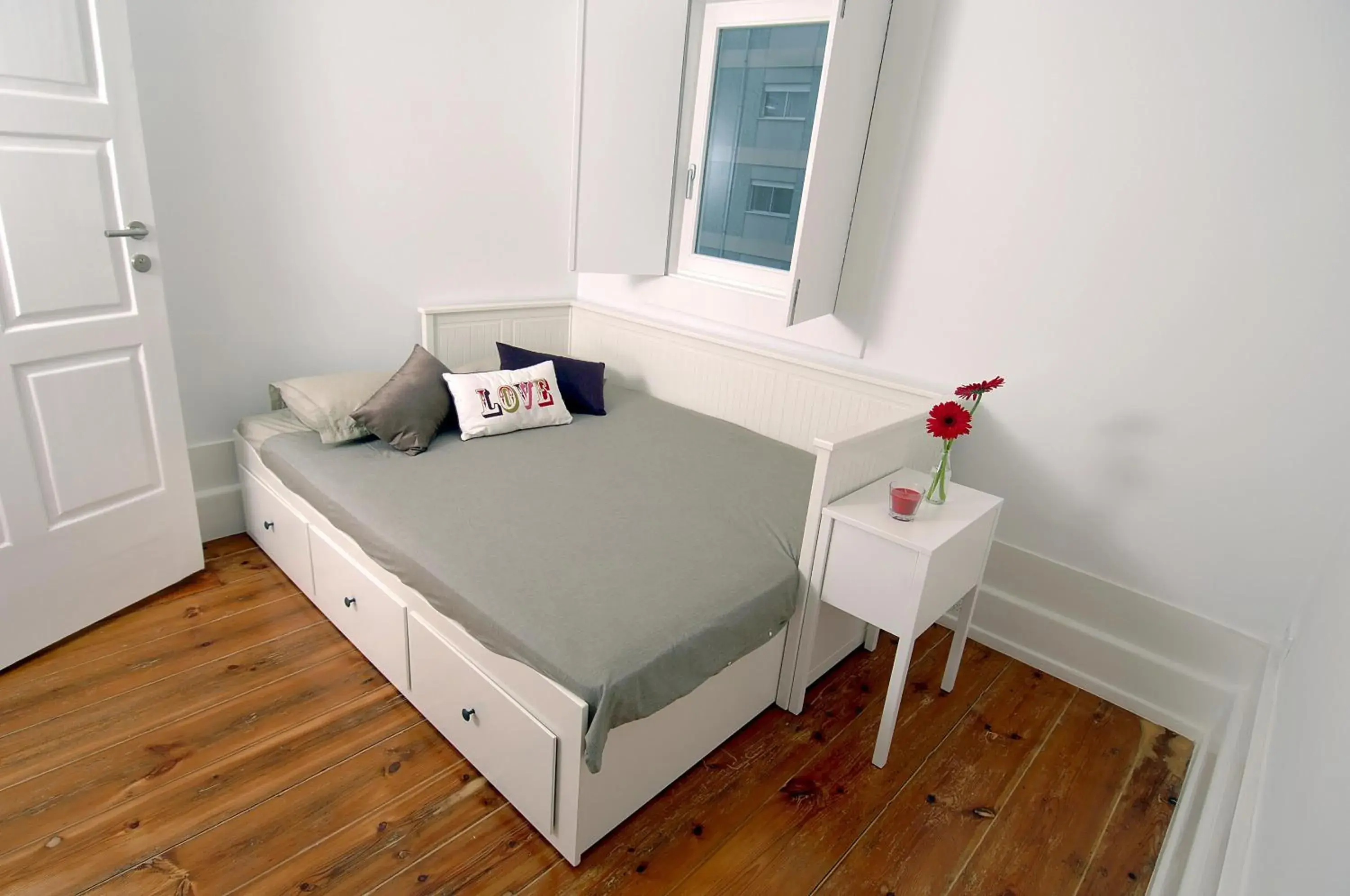 Double Room with Shared Bathroom in So Cool Hostel Porto Double Room with Shared Bathroom in So Cool Hostel Porto