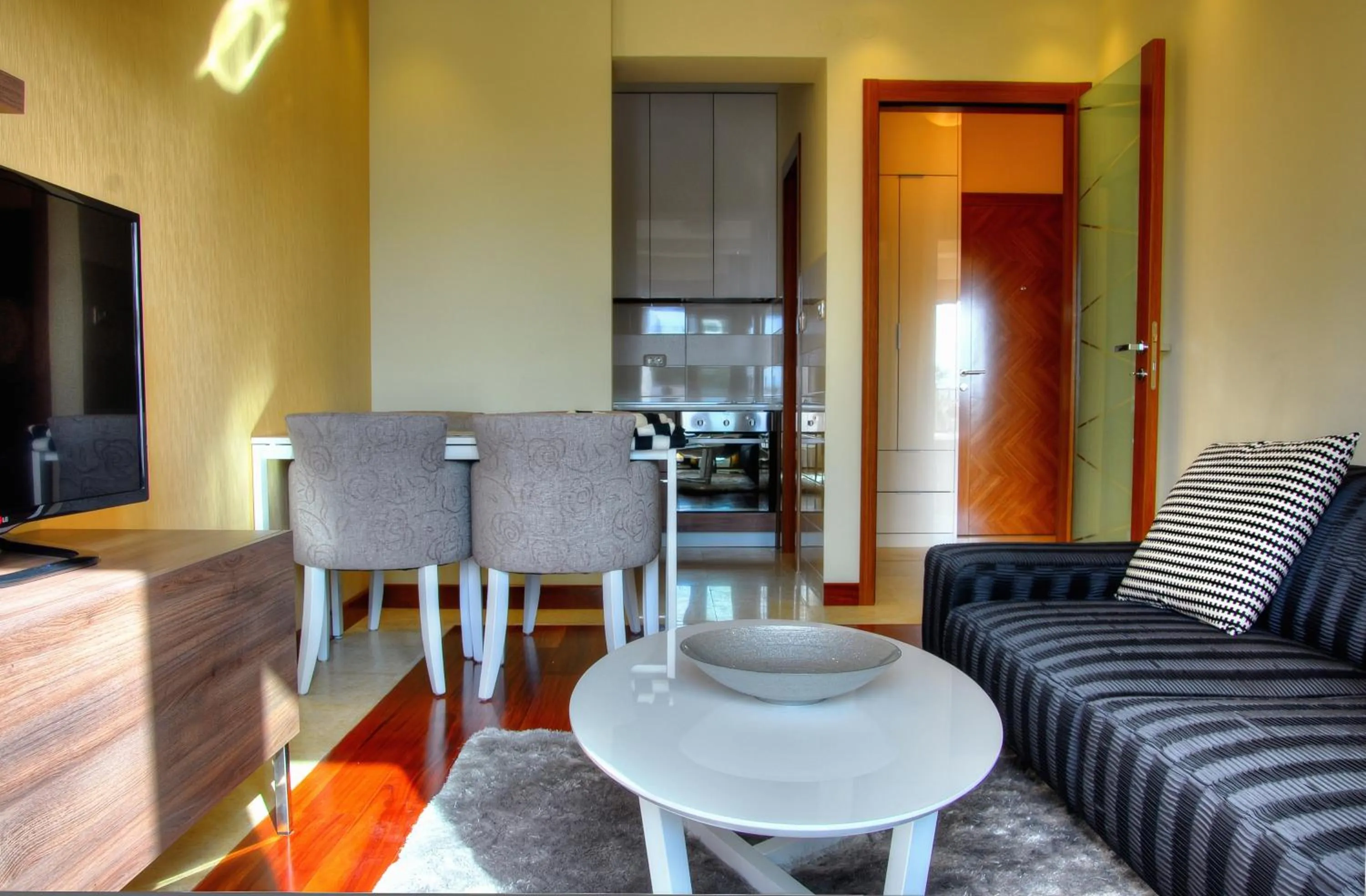 TV and multimedia in Apartments Athos