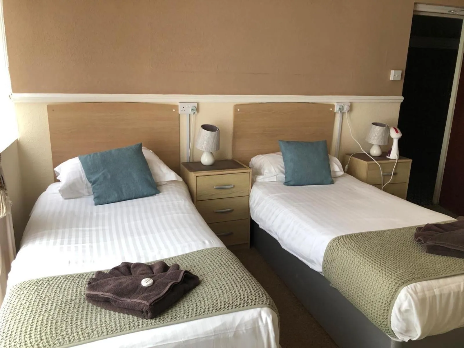 Bed in Royal Grosvenor Hotel