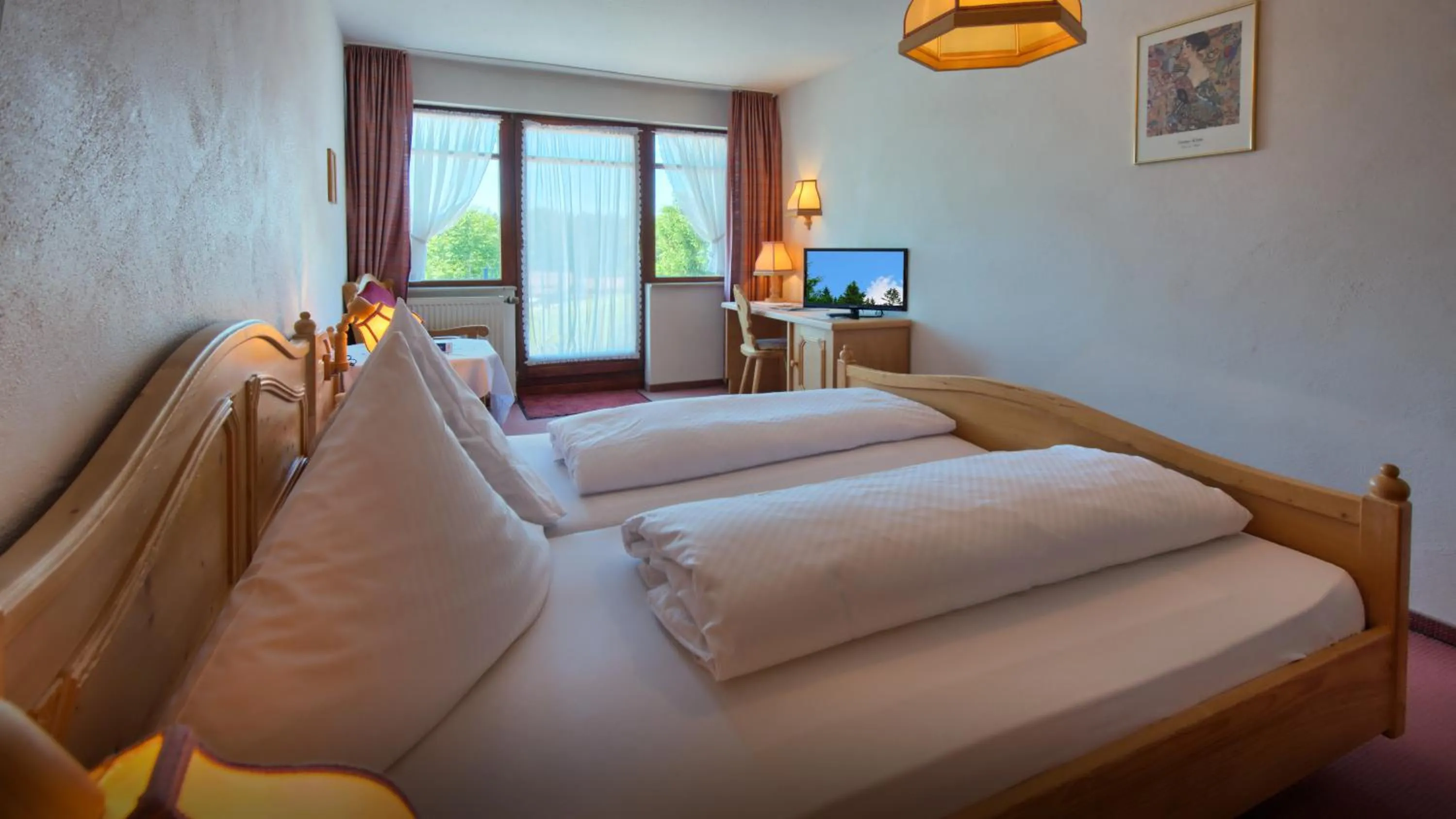 Photo of the whole room, Bed in Landgasthof Zum Schwanen