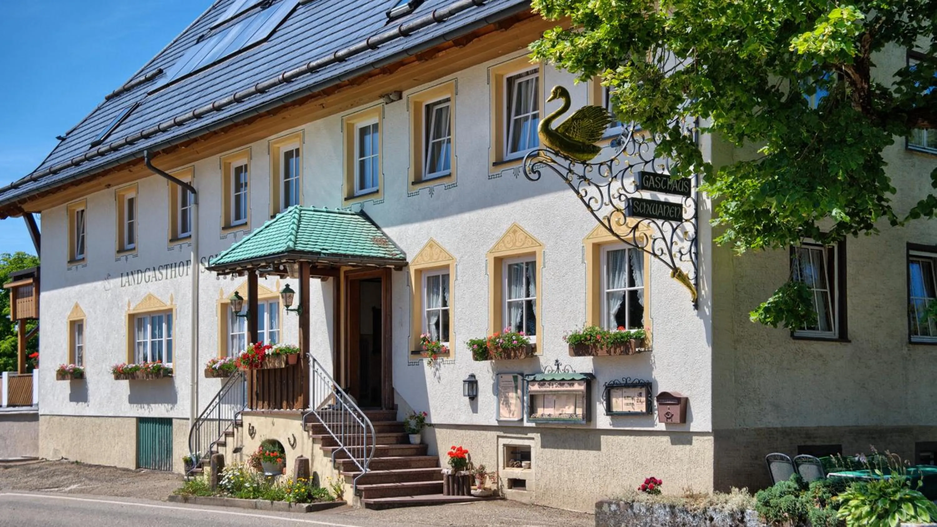 Facade/entrance in Landgasthof Zum Schwanen