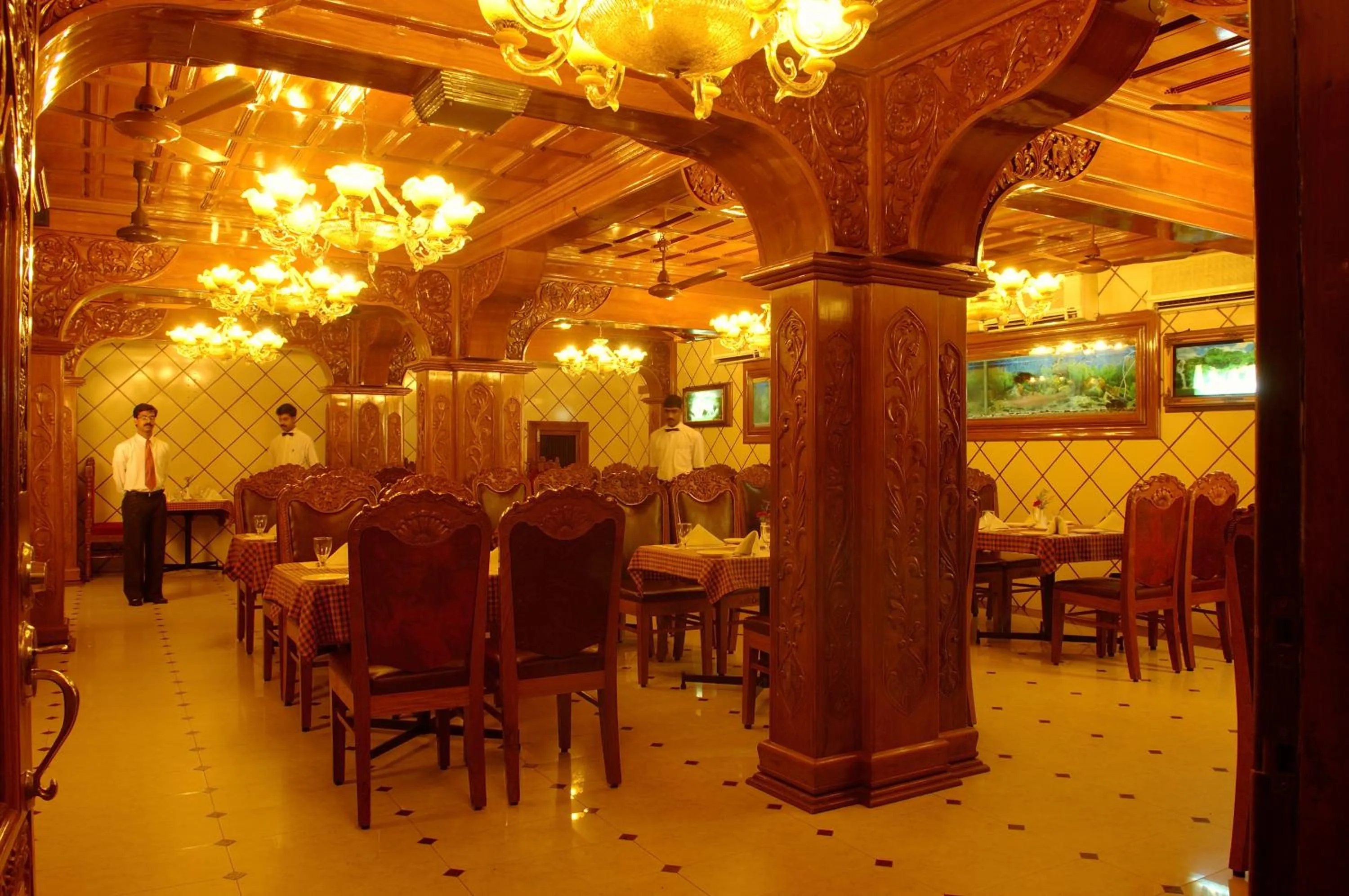 Restaurant/places to eat in Hotel Arcadia