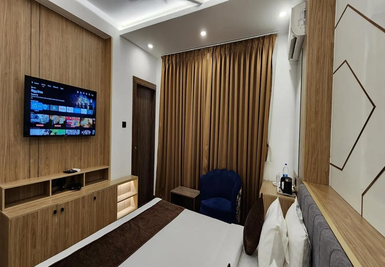 TV and multimedia in Hotel Arcadia