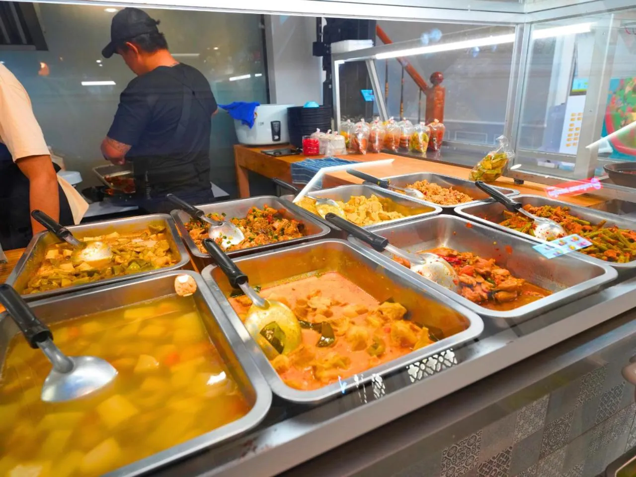 Restaurant/places to eat in Excel Hotel Bangkok former Sri Krungthep Hotel