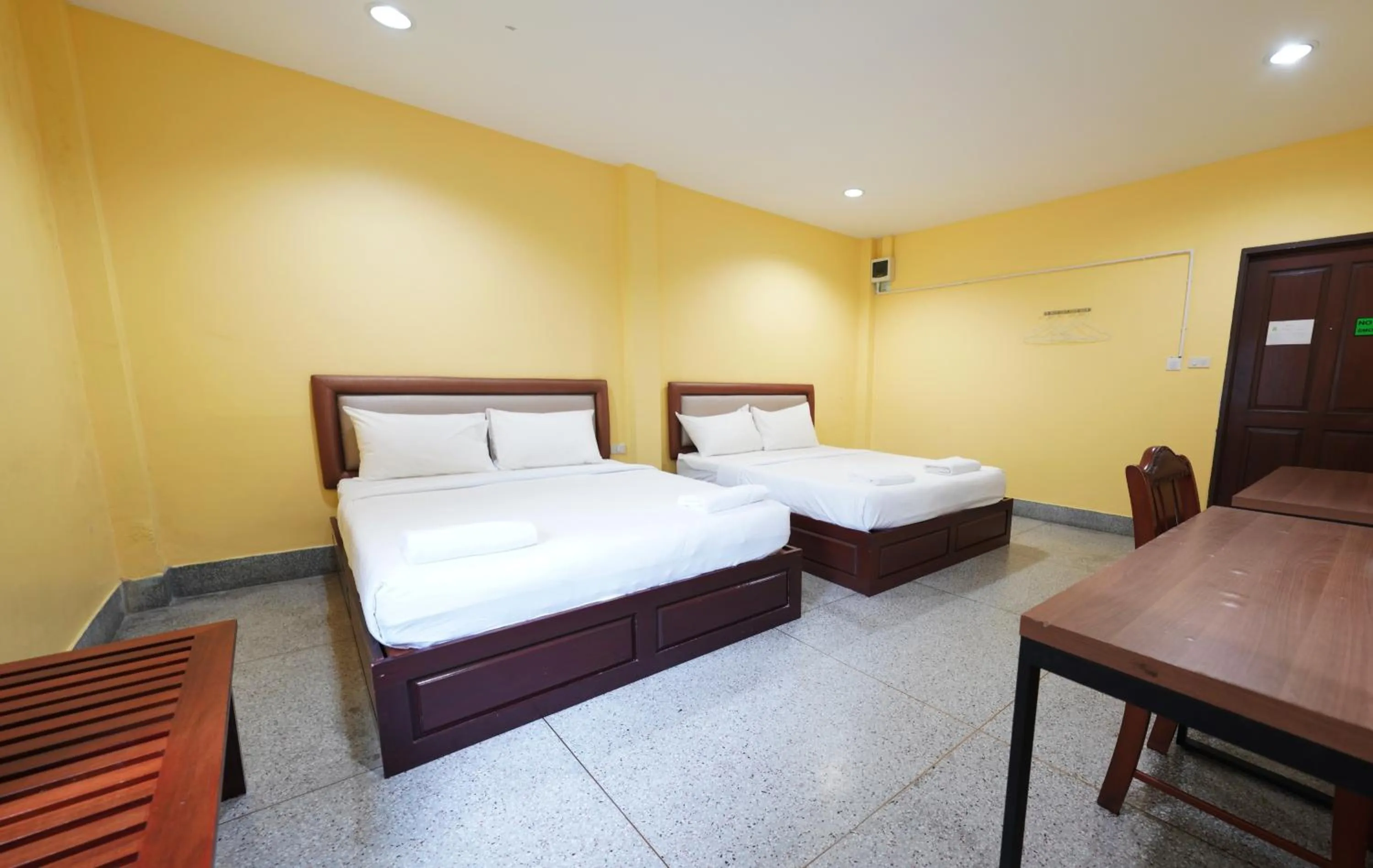 Photo of the whole room, Bed in Excel Hotel Bangkok former Sri Krungthep Hotel