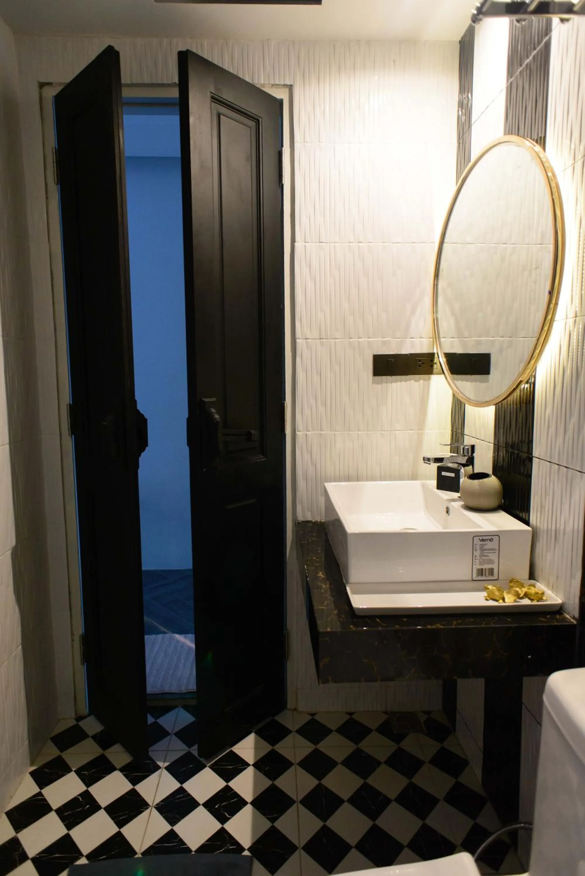 Bathroom in 87 Oldtown at River Pier