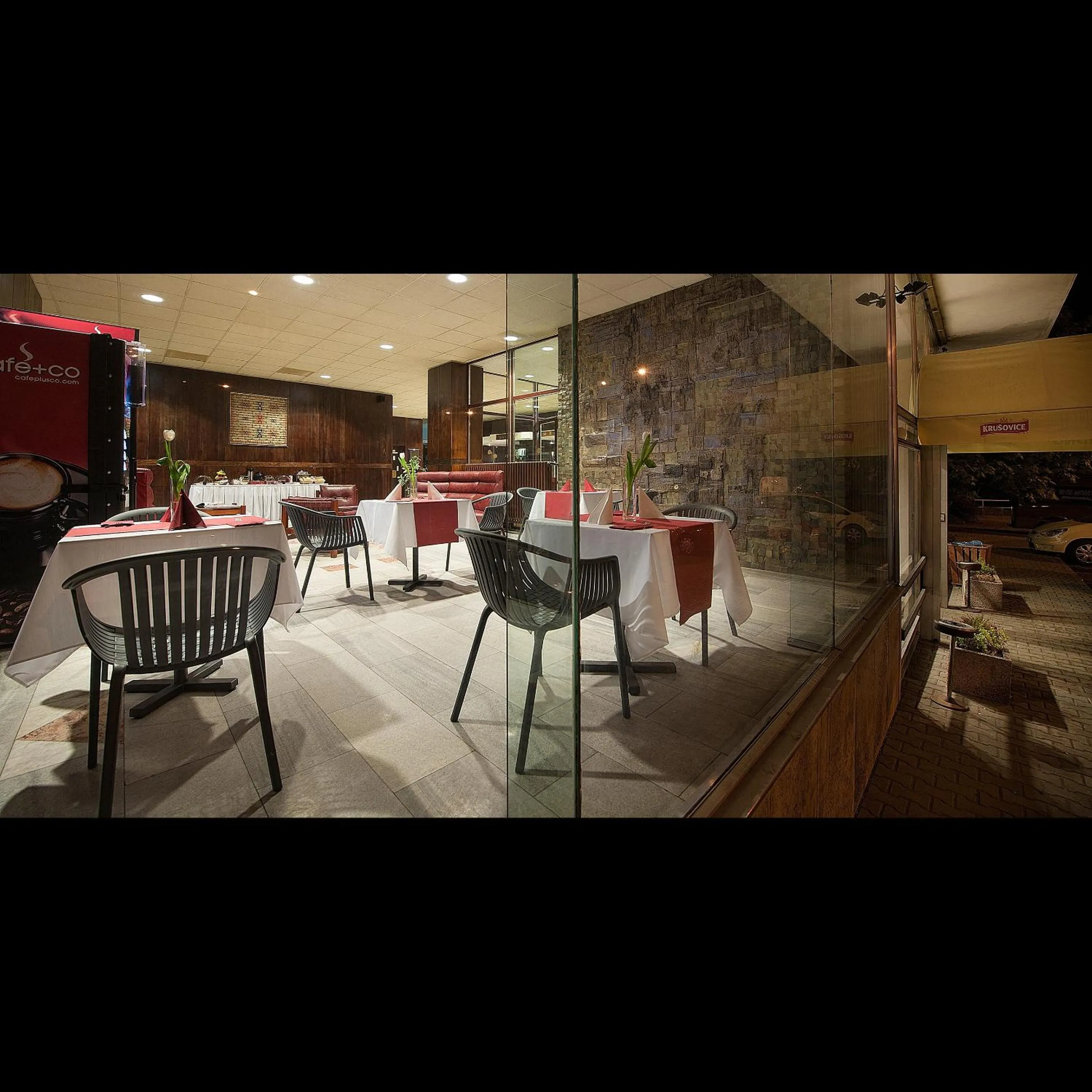 Restaurant/places to eat in Hotel Kladno