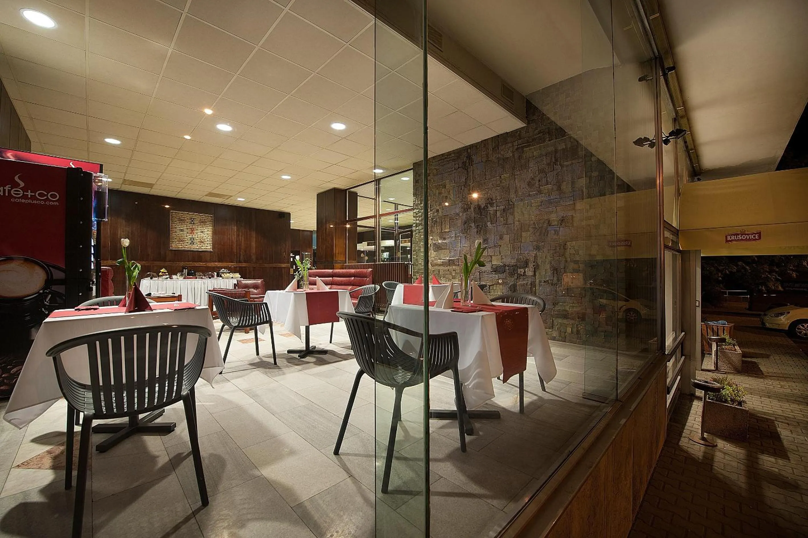 Restaurant/places to eat in Hotel Kladno