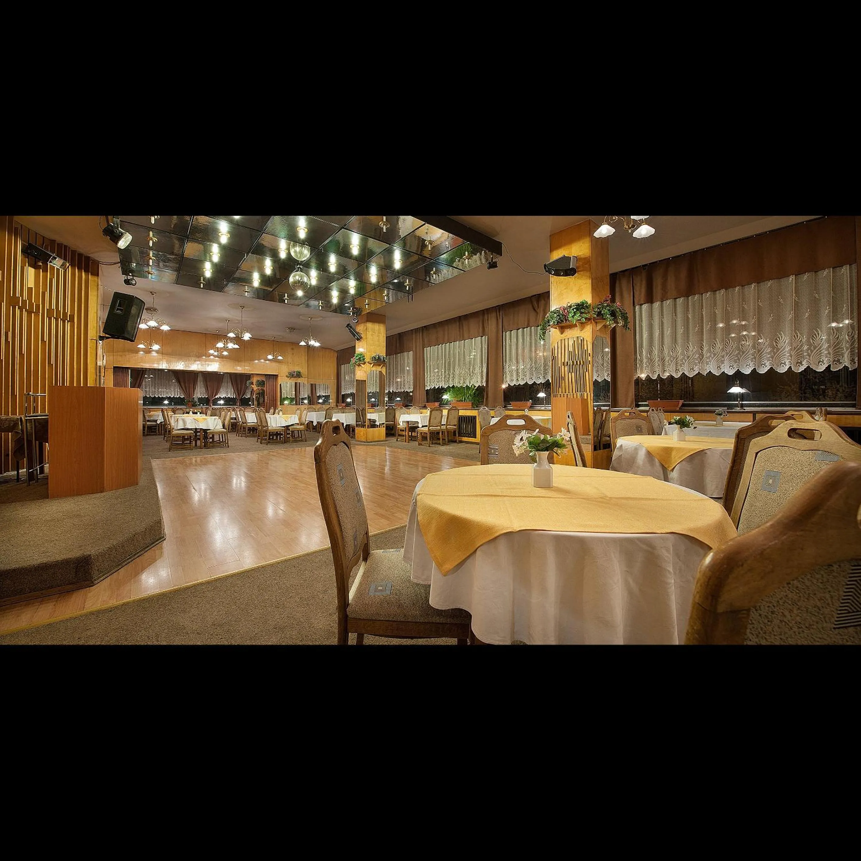 Restaurant/places to eat in Hotel Kladno