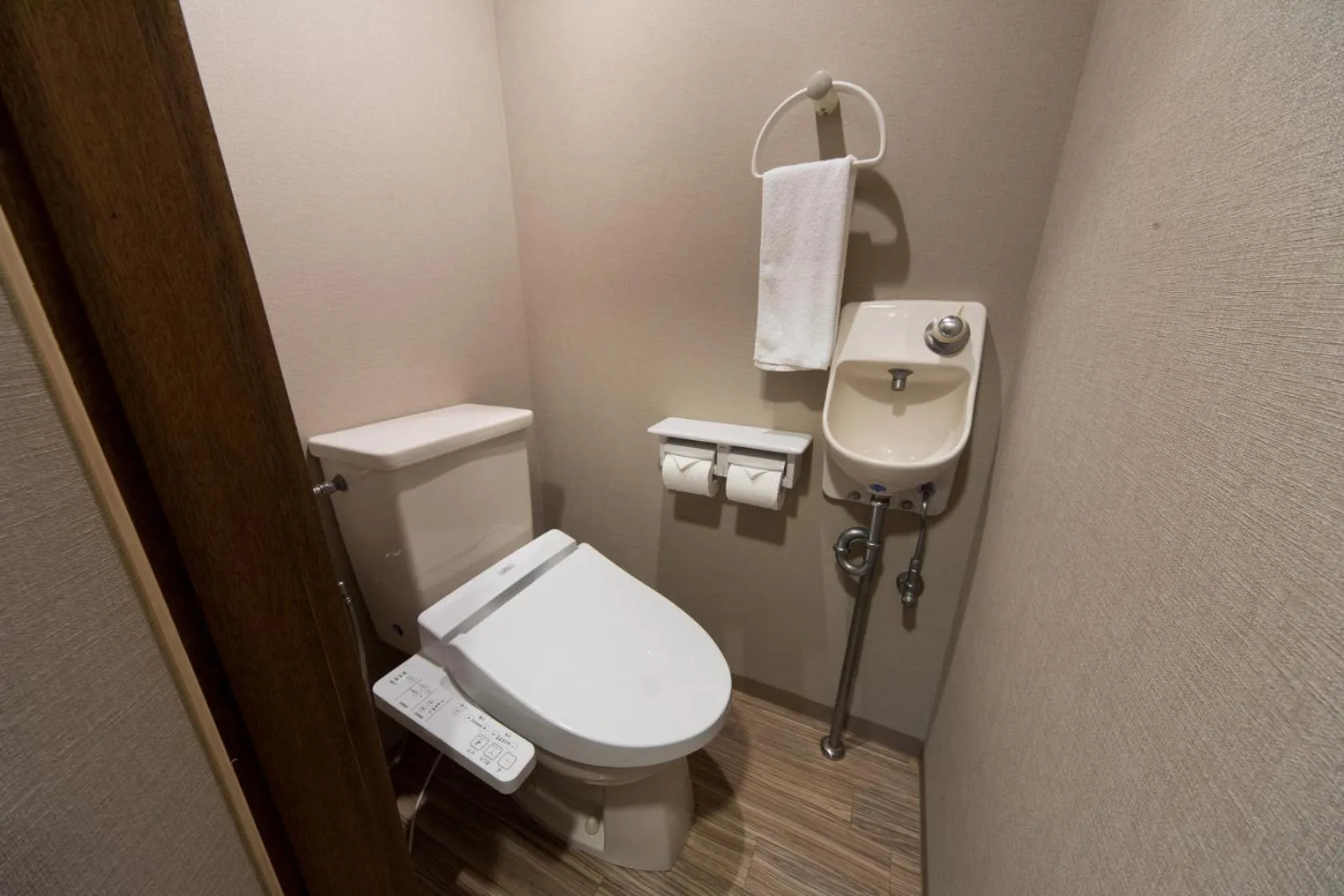 Bathroom in 京町家 懿造 -Kyomachiya IZO-