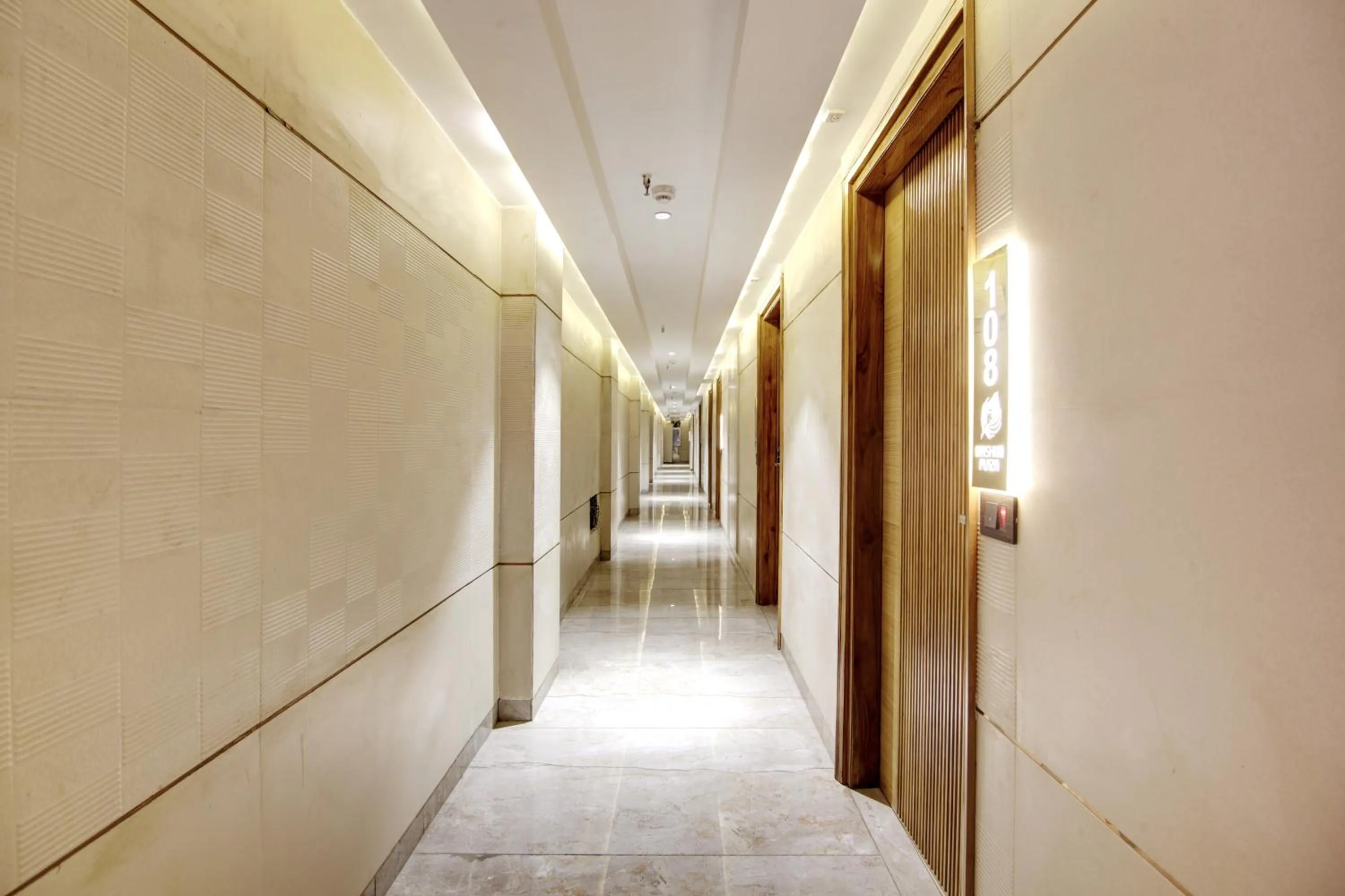 Lobby or reception in Hotel Krishna Plaza Just Near New Delhi Station And Connaught Place By M S Hospitality