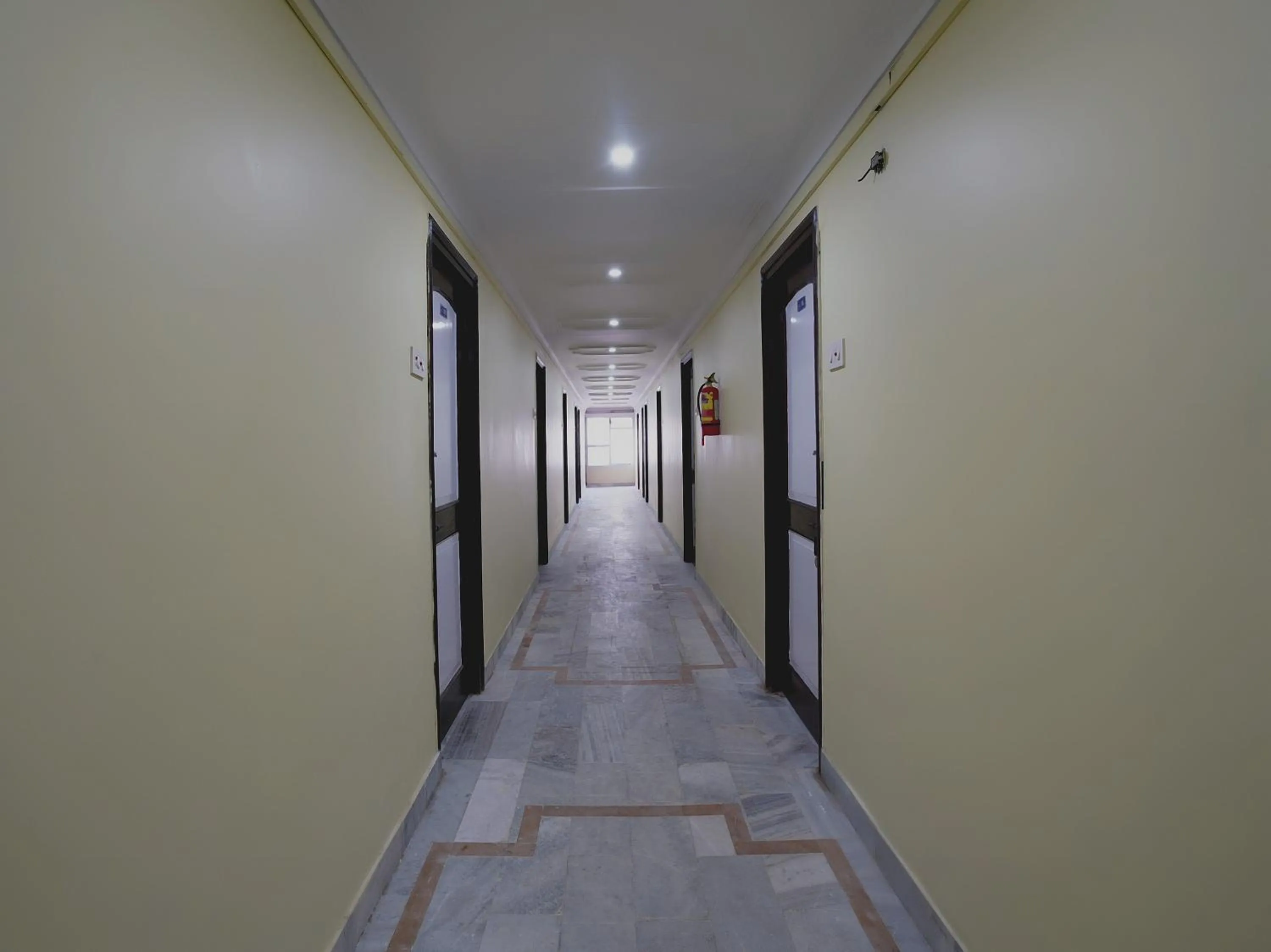 Lobby or reception in Hotel O Raja Residency Near Snow World