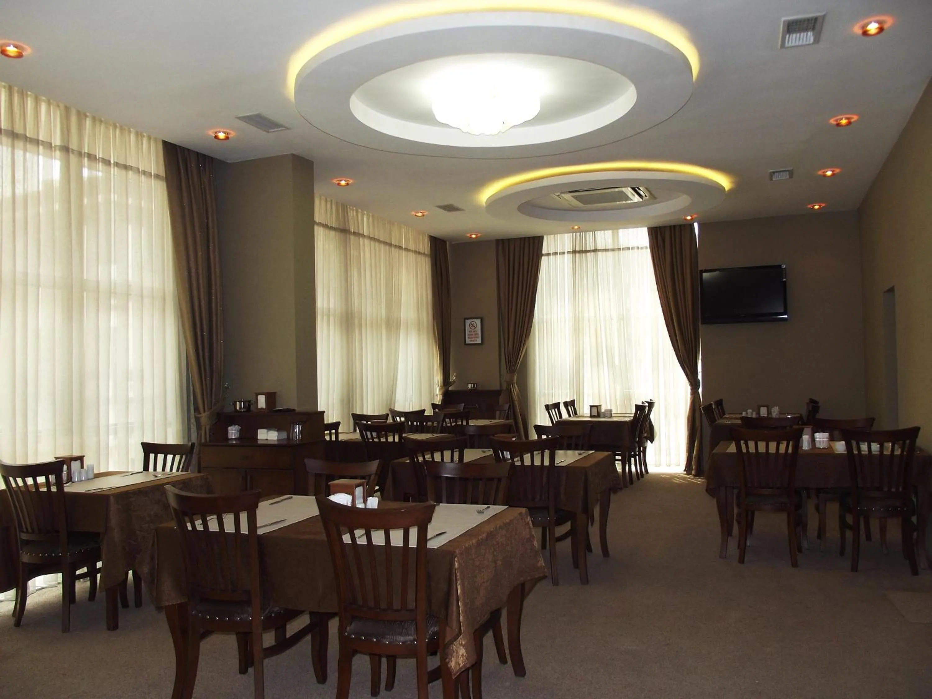 Restaurant/Places to Eat in Polat Elite Hotel
