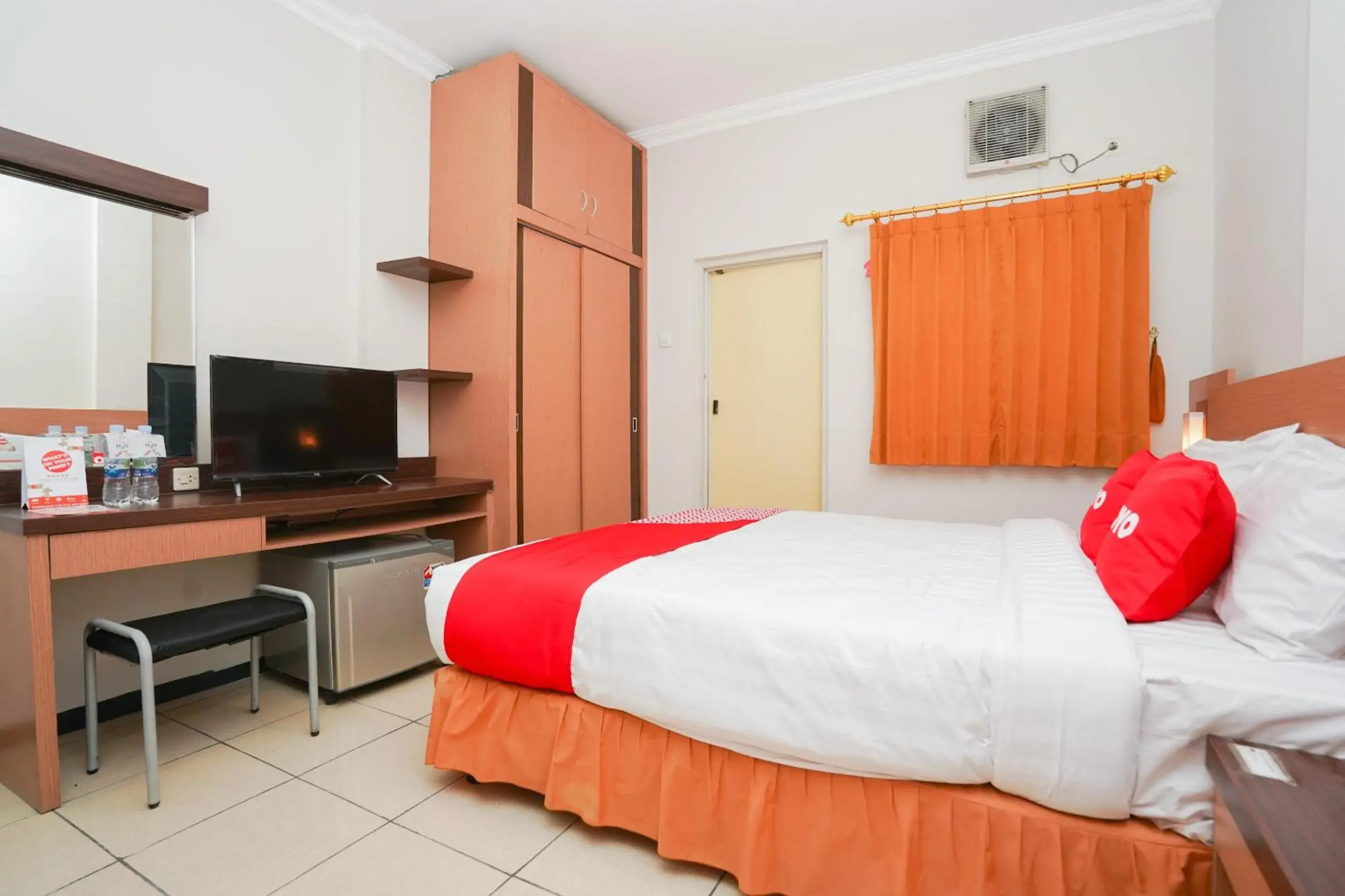 Standard Double Room in Hotel O Graha Marina Standard Double Room in Hotel O Graha Marina