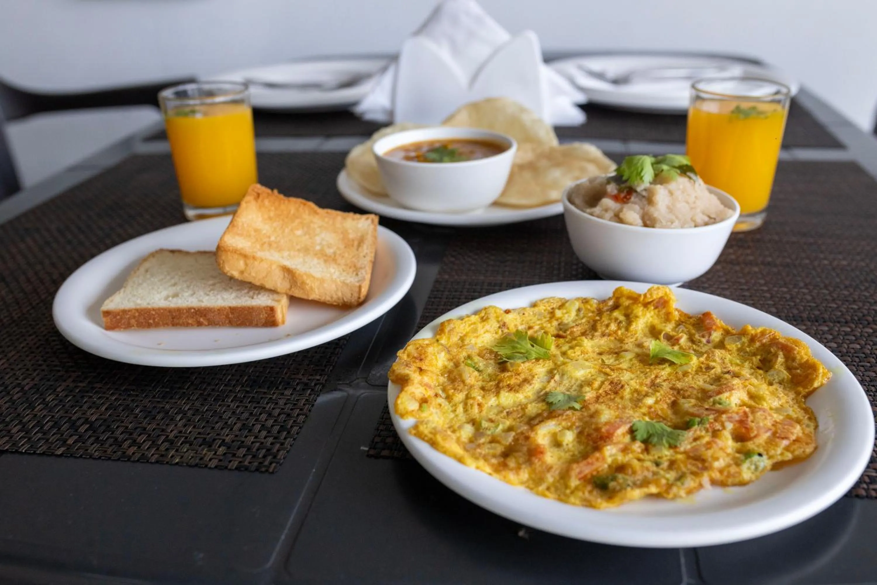 Breakfast in Amber Rooms