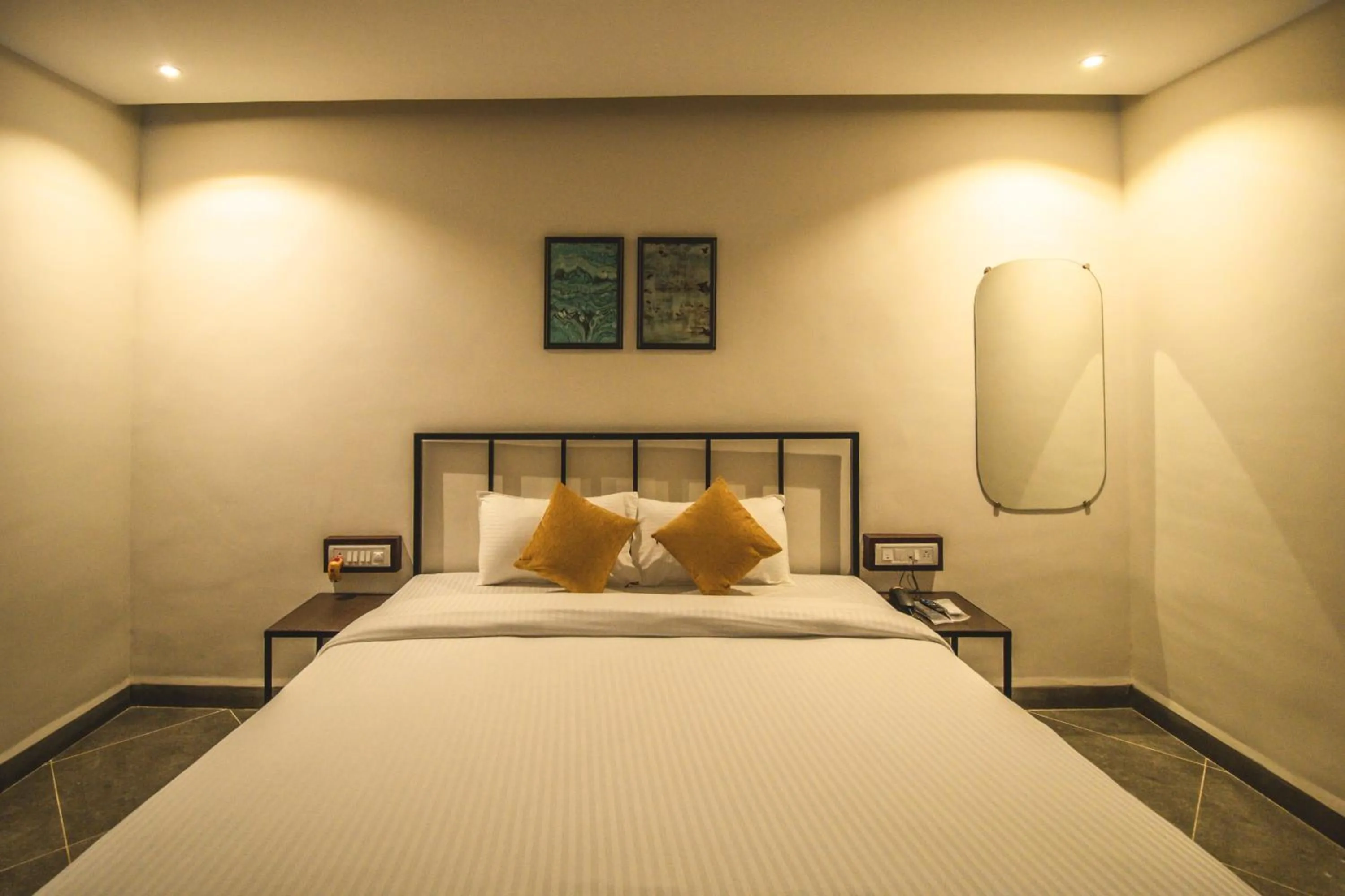 Bedroom, Bed in Amber Rooms