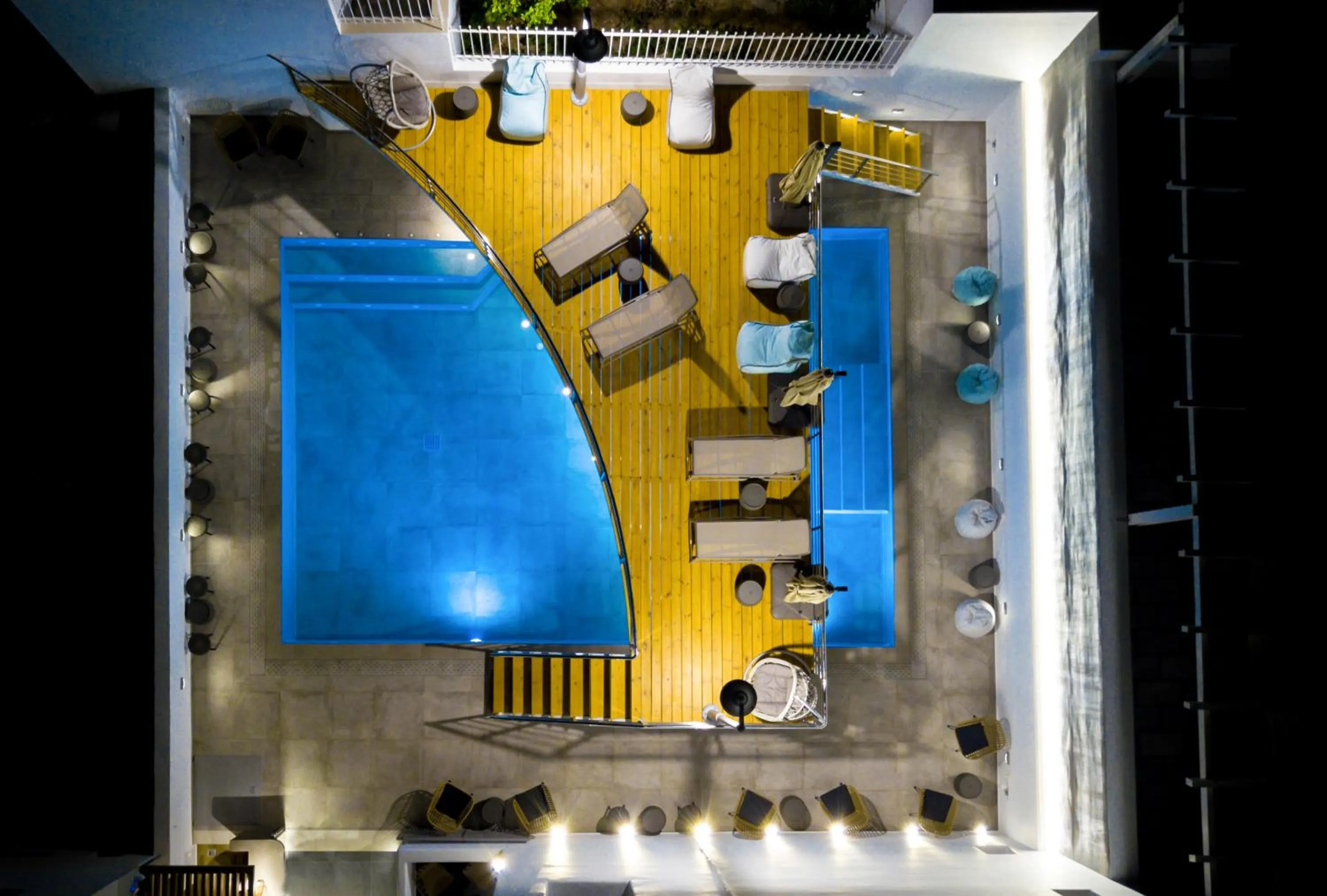 Swimming pool in Deluxe Suites Santorini