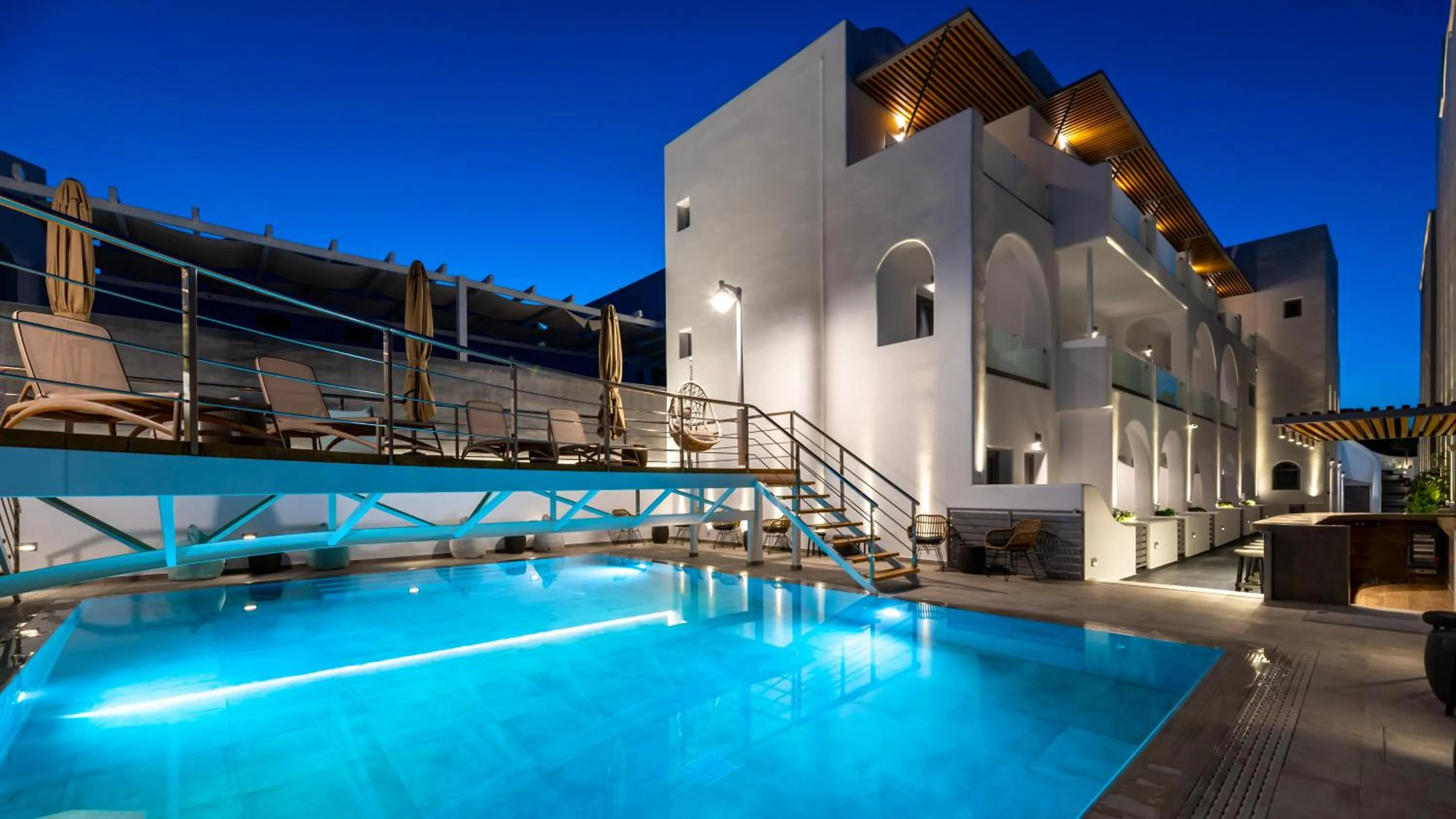 Property building in Deluxe Suites Santorini