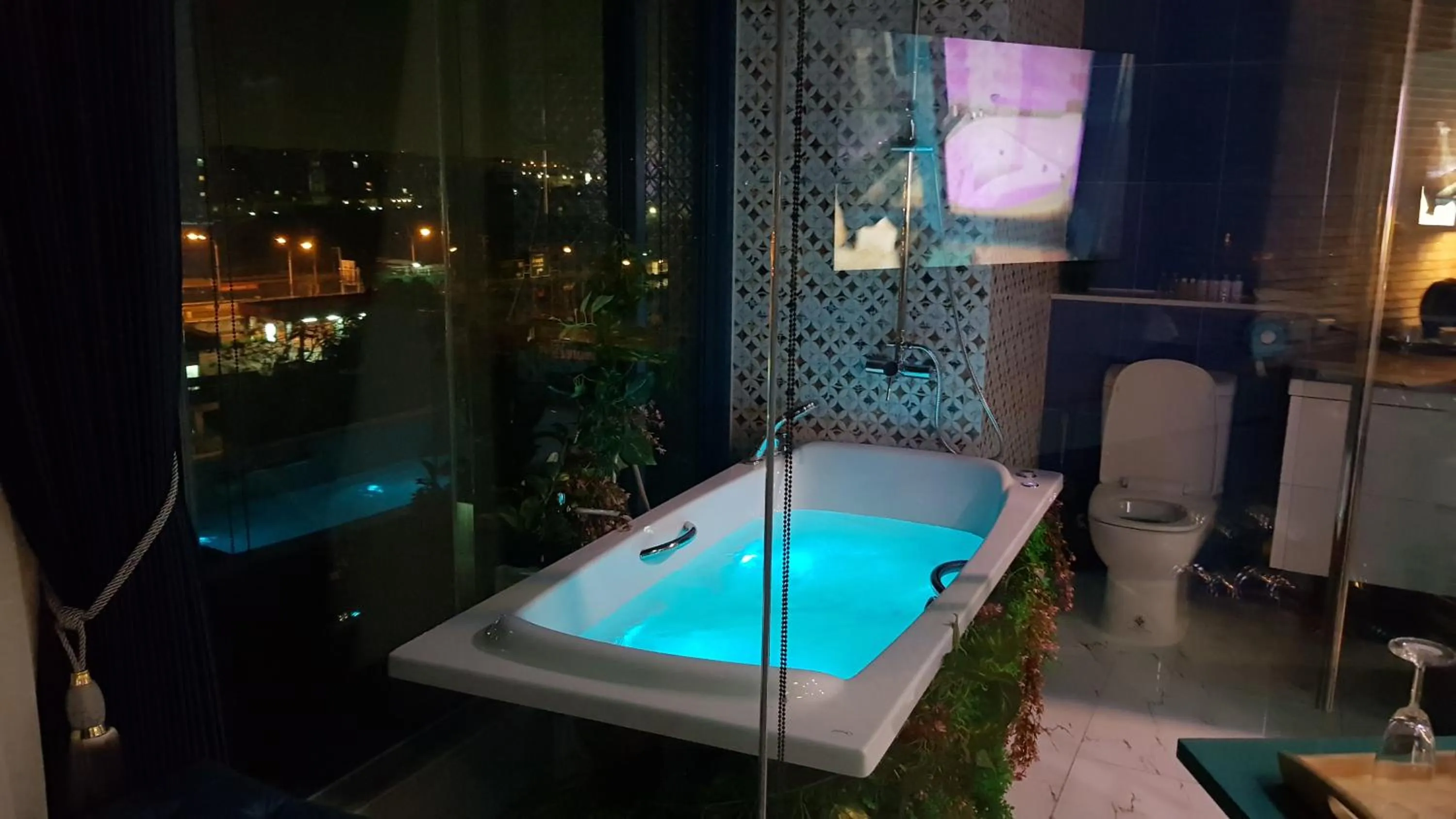 BlueTel Re'sidencE Bangkok IMPACT บลูเทล เรซิดองส์ กรุงเทพ อิมแพค