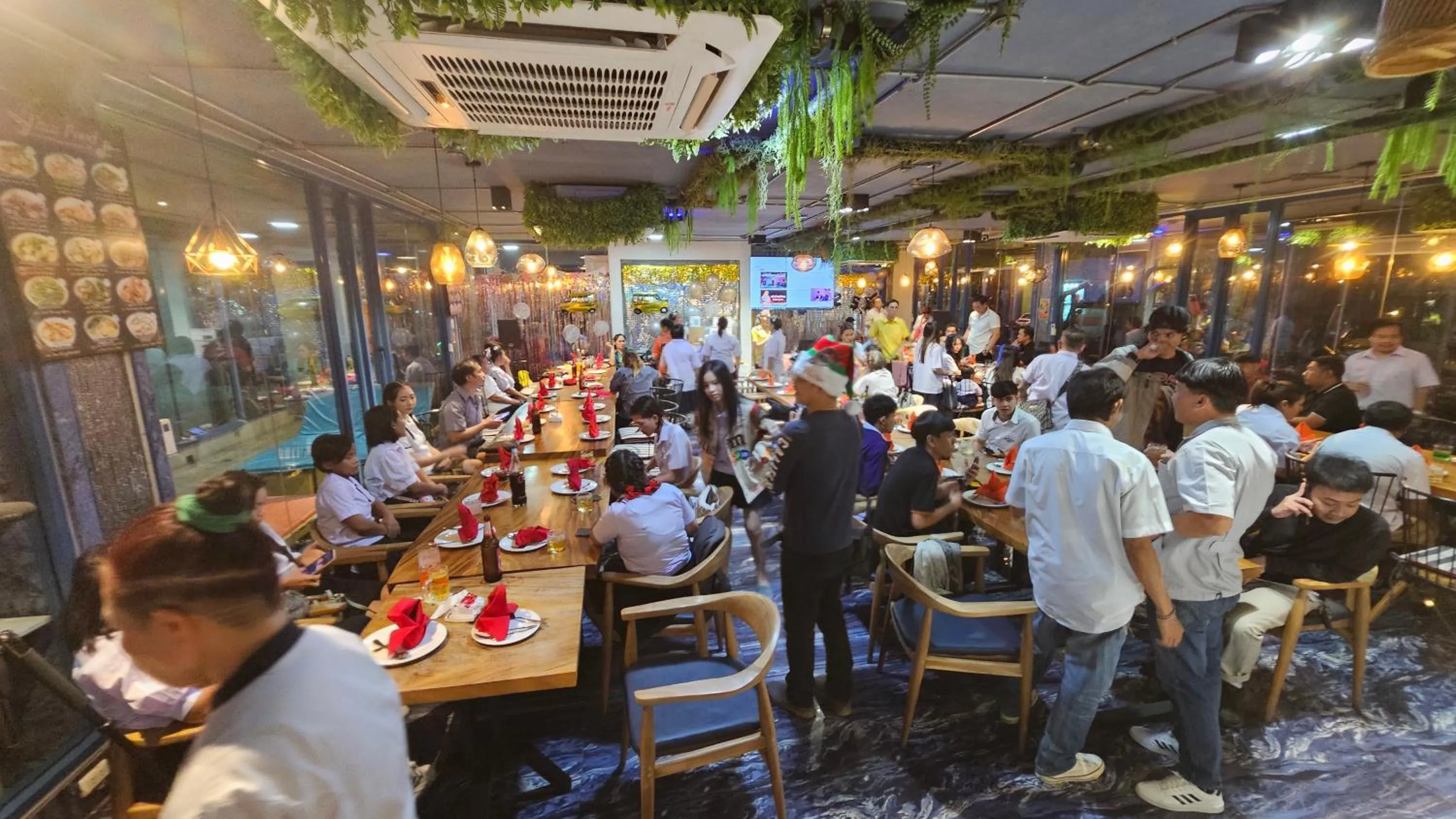 Restaurant/places to eat in BlueTel Re'sidencE Bangkok IMPACT บลูเทล เรซิดองส์ กรุงเทพ อิมแพค