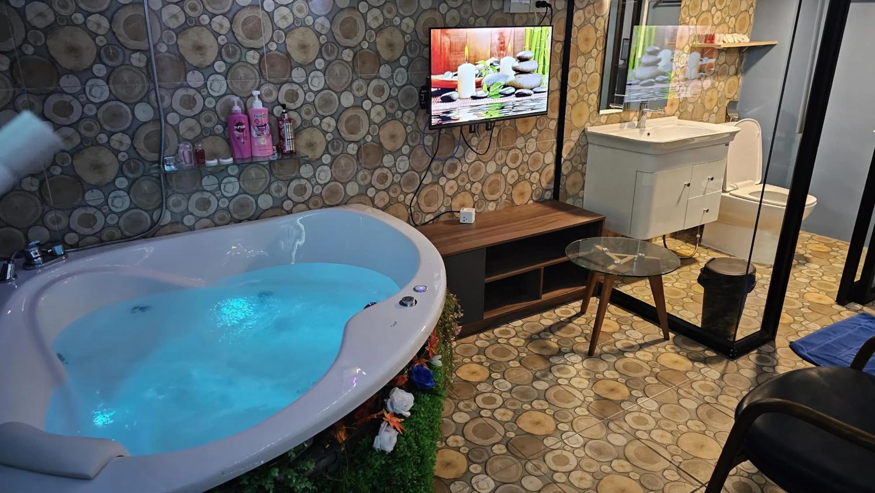 BlueTel Re'sidencE Bangkok IMPACT บลูเทล เรซิดองส์ กรุงเทพ อิมแพค