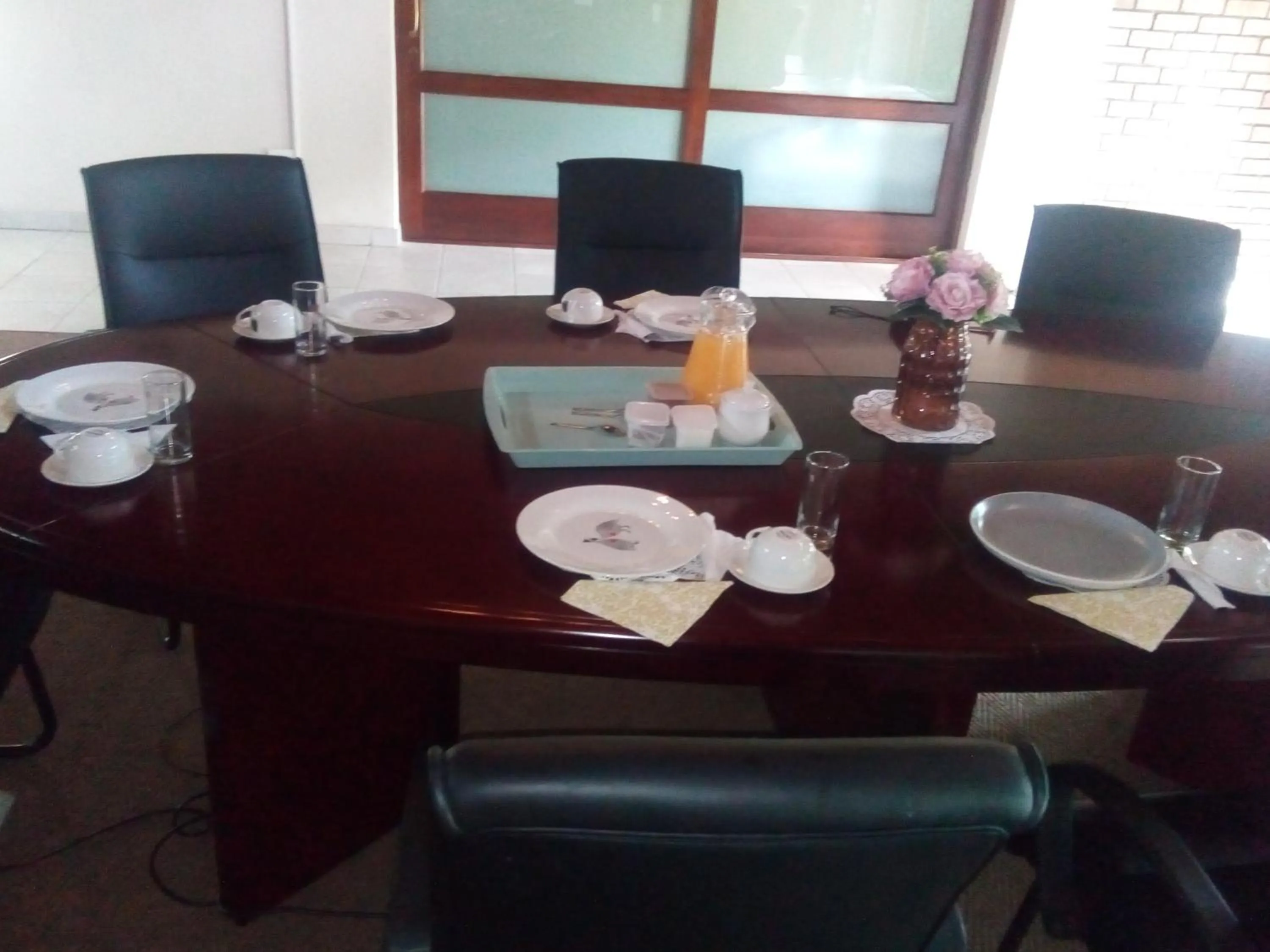 Breakfast in Lee Gardens