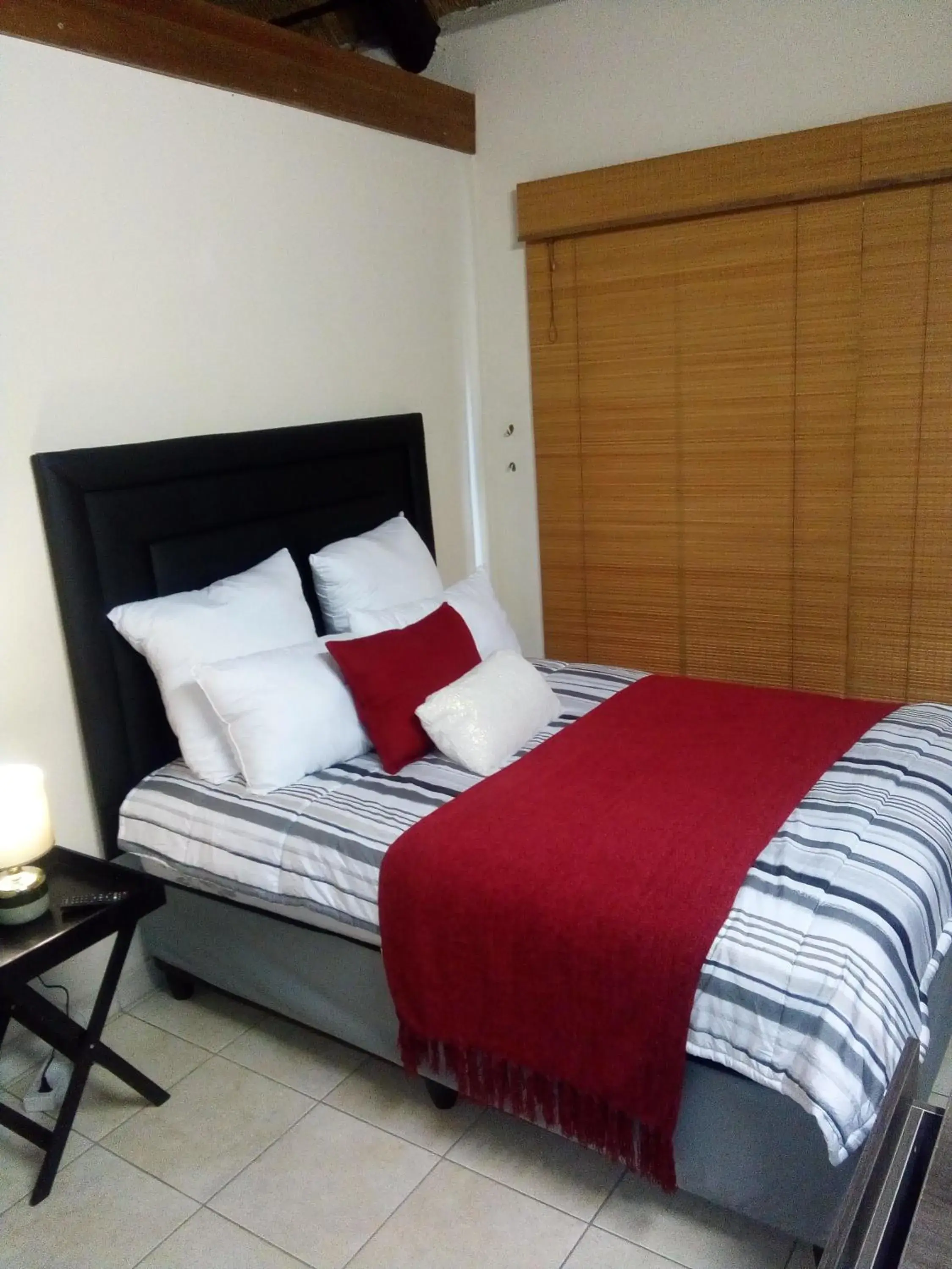 Budget Double Room in Lee Gardens Budget Double Room in Lee Gardens