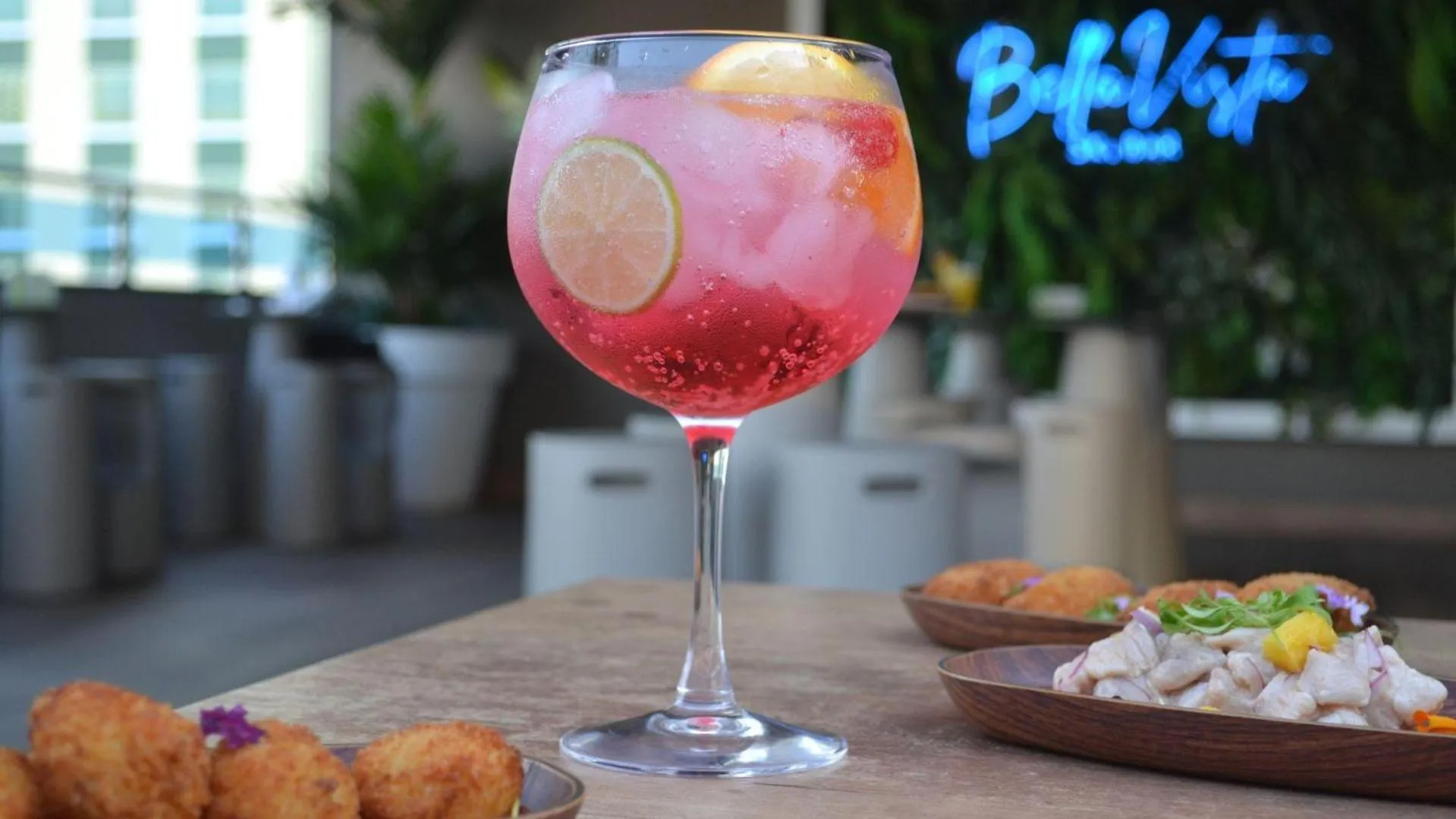 Lounge or bar in Gran Evenia Panamá Hotel