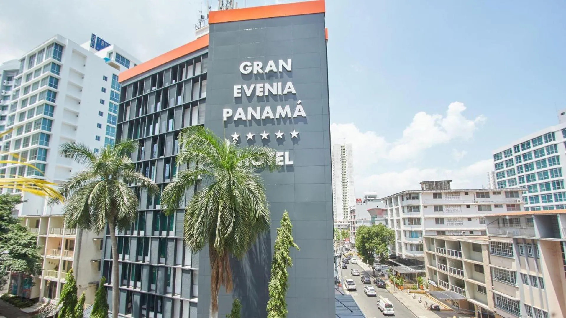 Property building in Gran Evenia Panamá Hotel