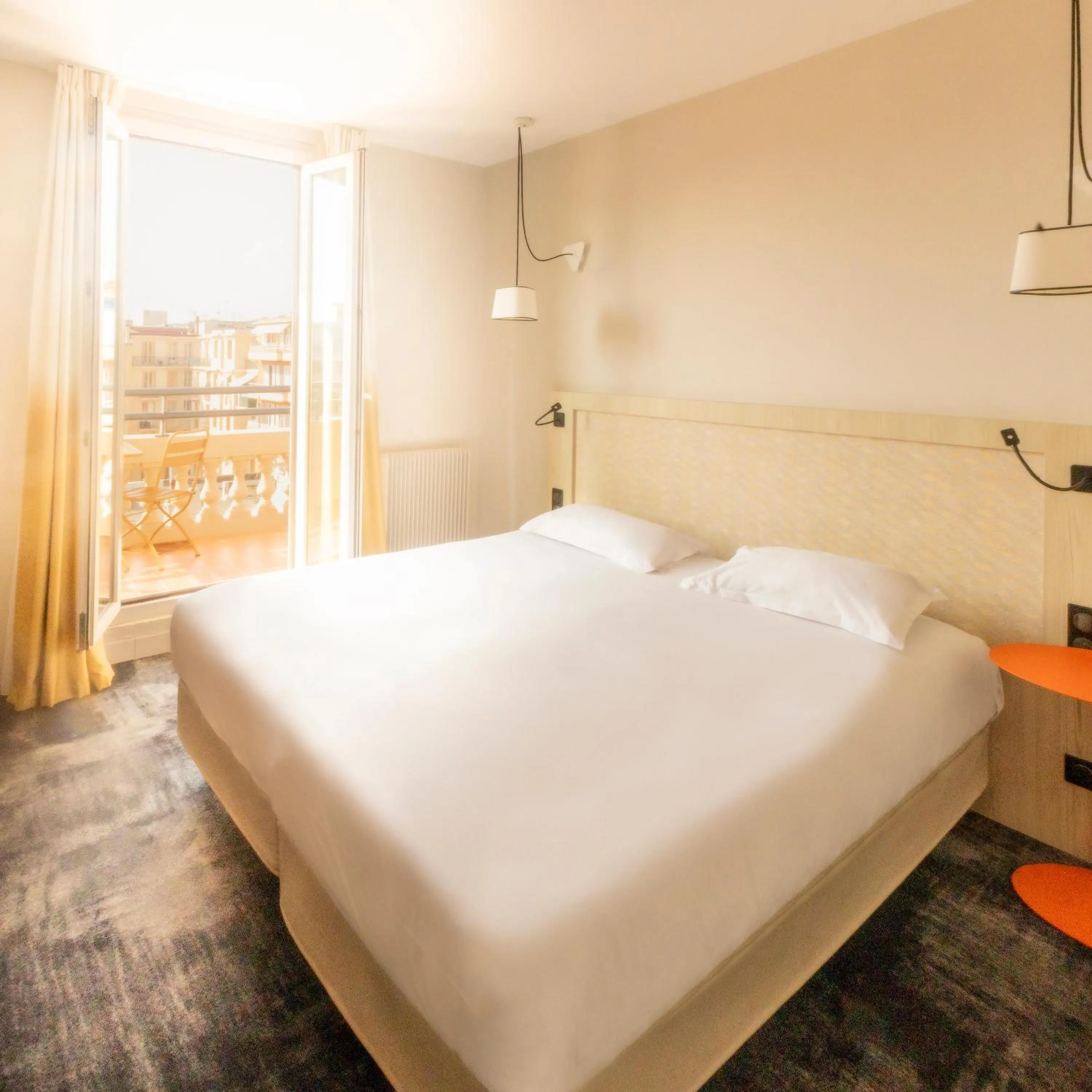 Bedroom, Bed in Hôtel Vendôme