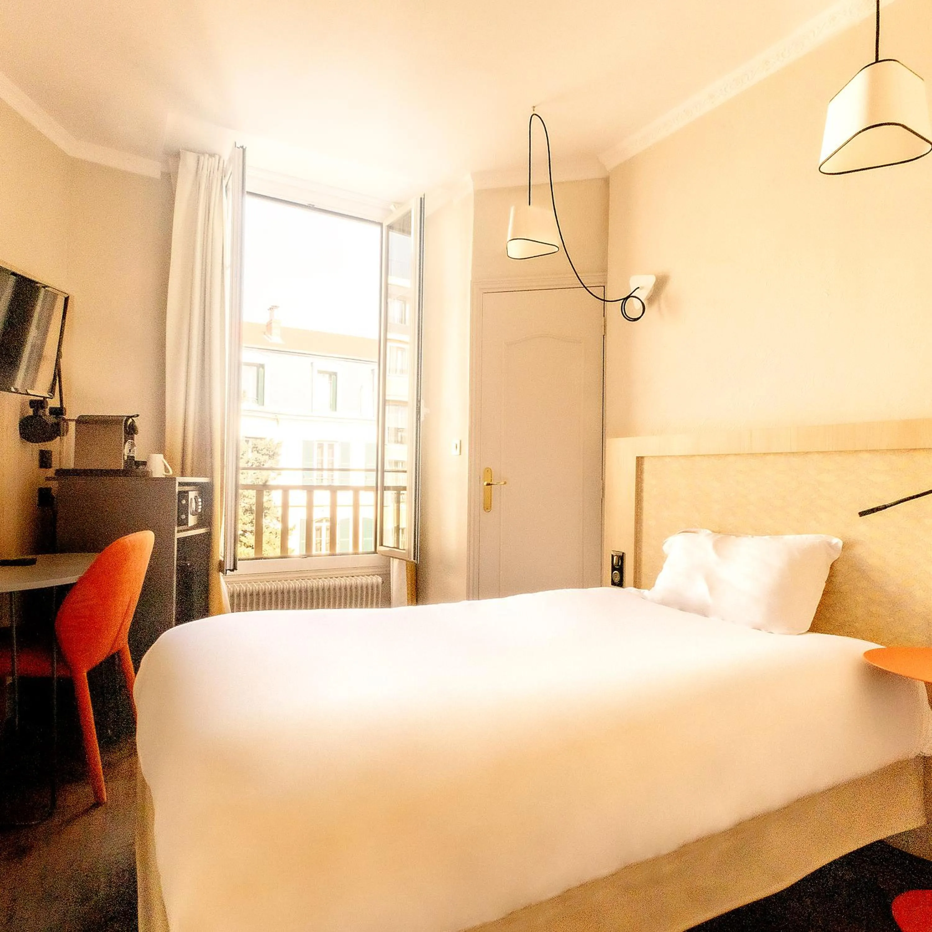 Bedroom, Bed in Hôtel Vendôme