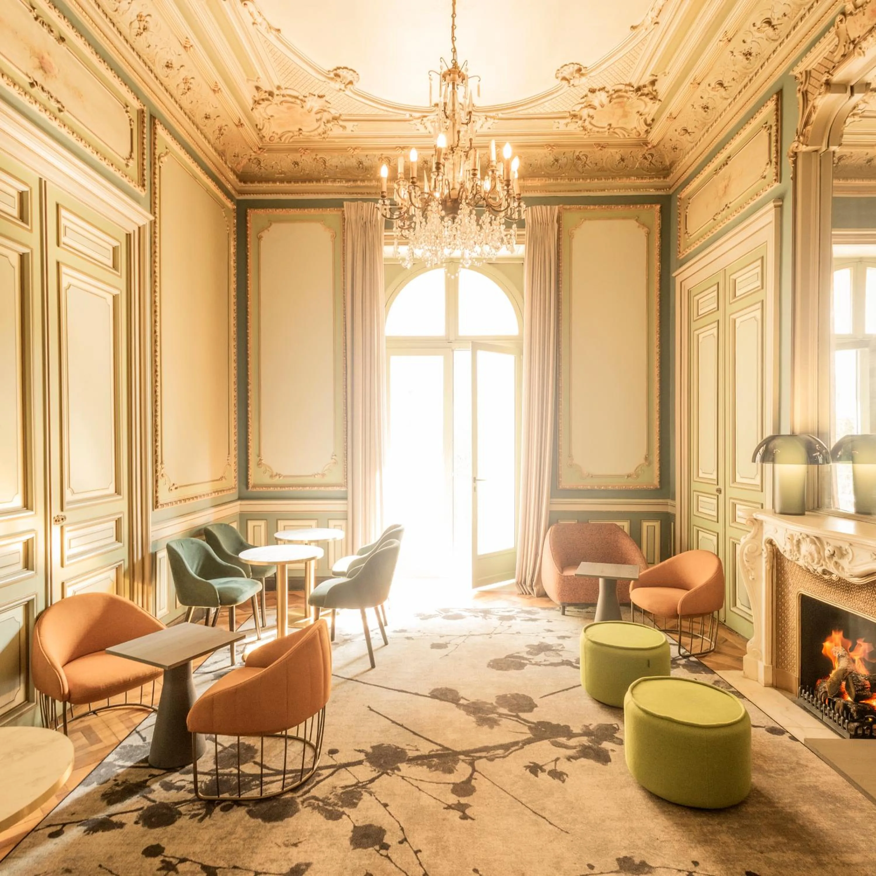 Lounge or bar in Hôtel Vendôme