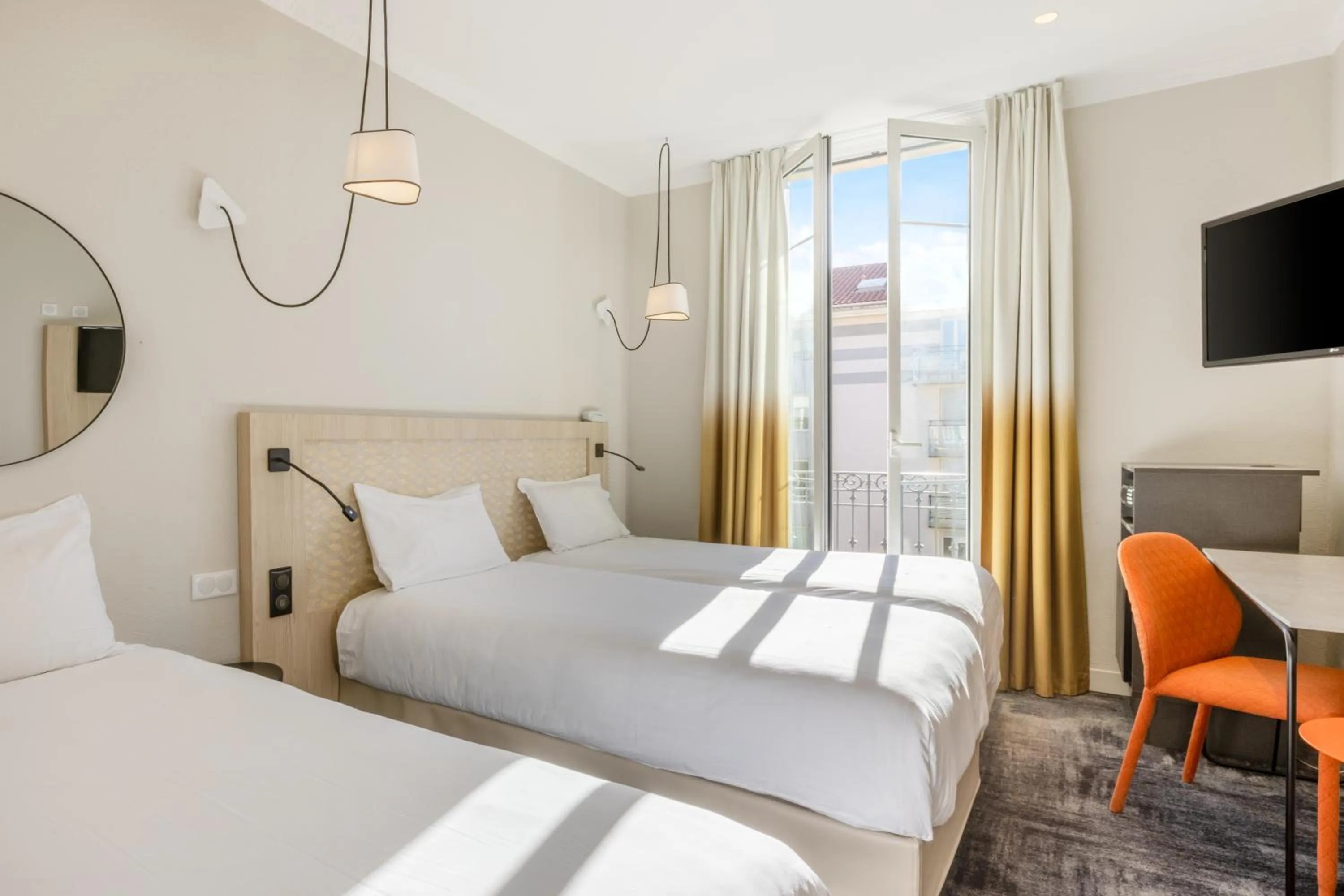 Bedroom, Bed in Hôtel Vendôme