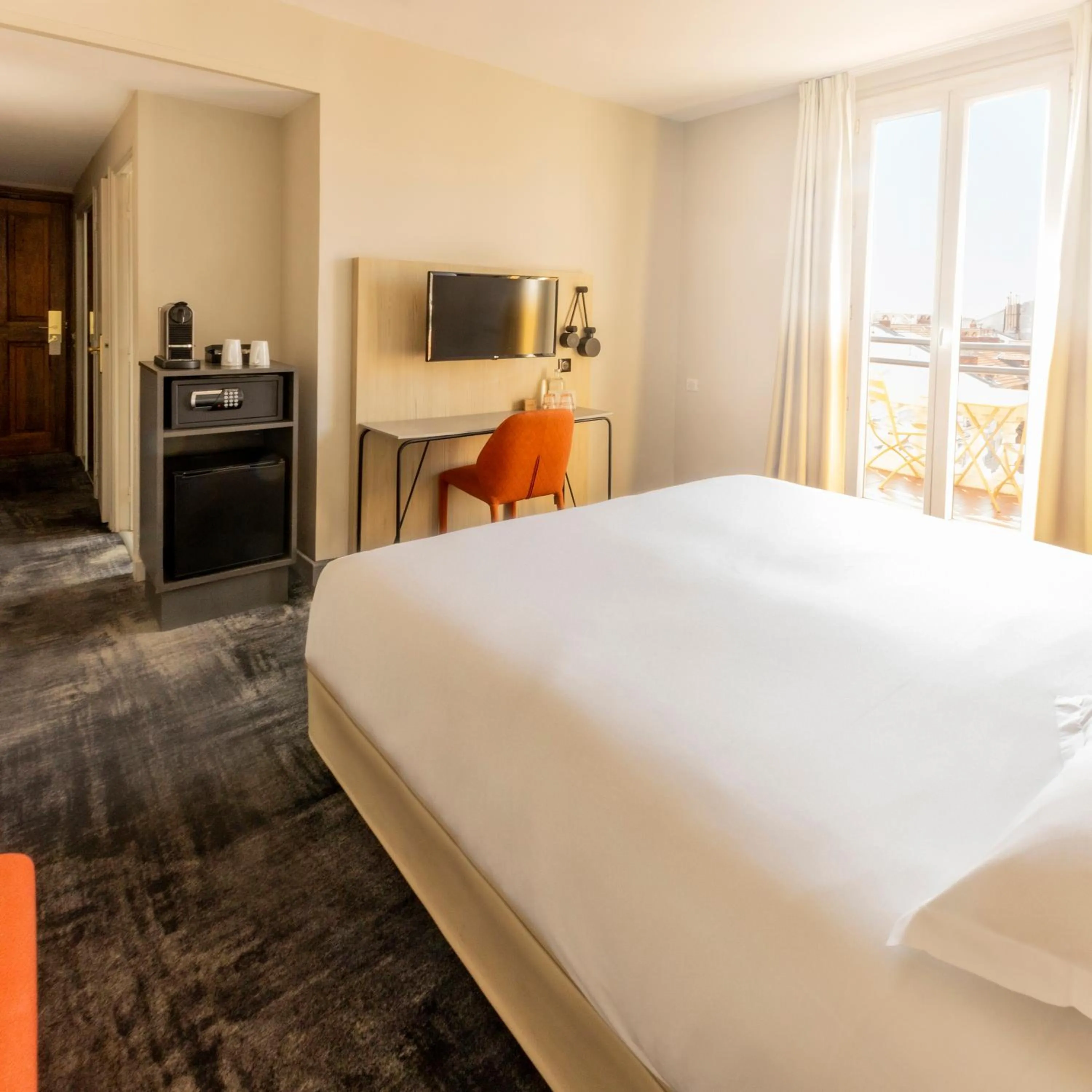 Bedroom, Bed in Hôtel Vendôme