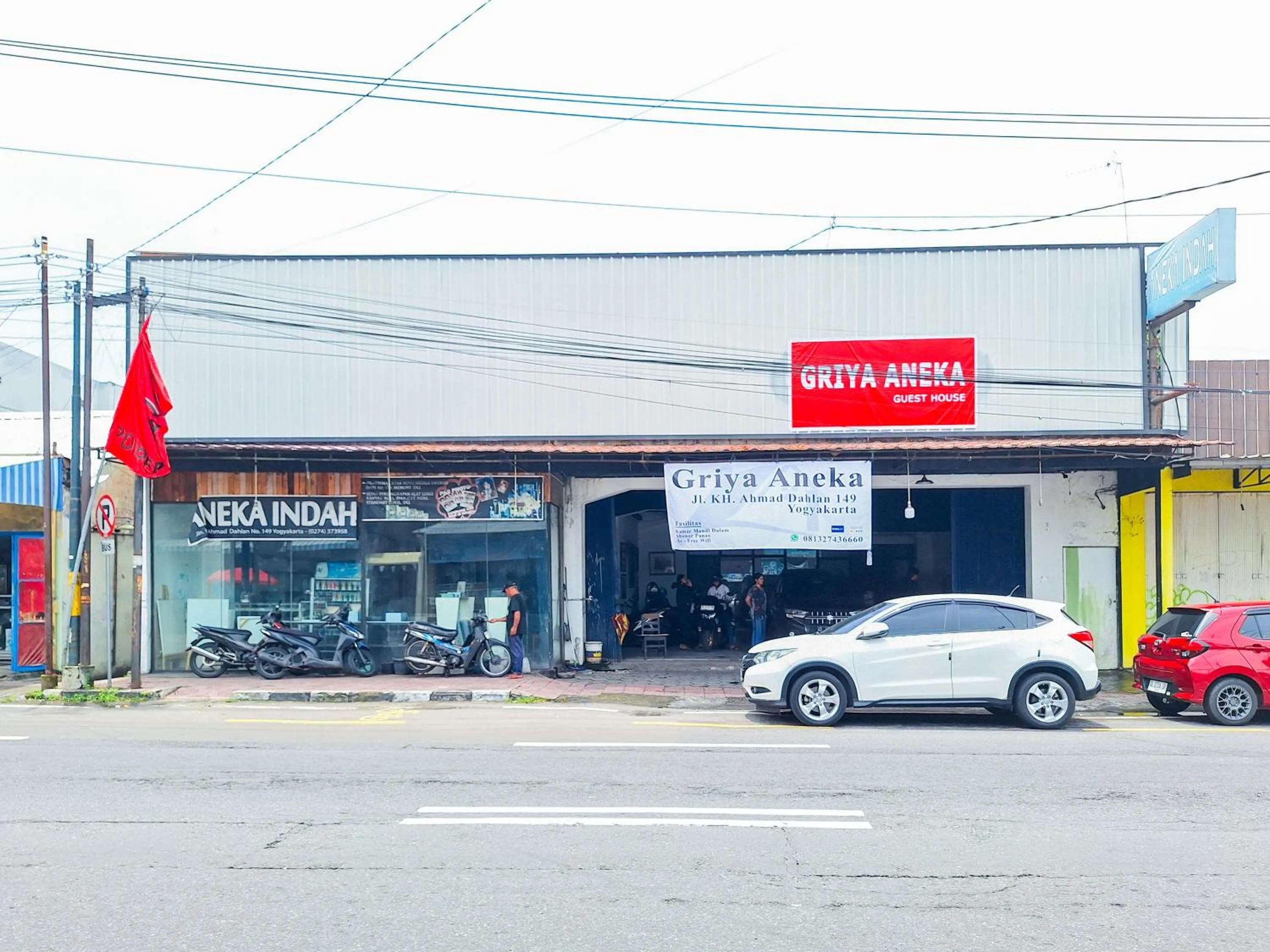 Facade/entrance in OYO 2041 Griya Aneka