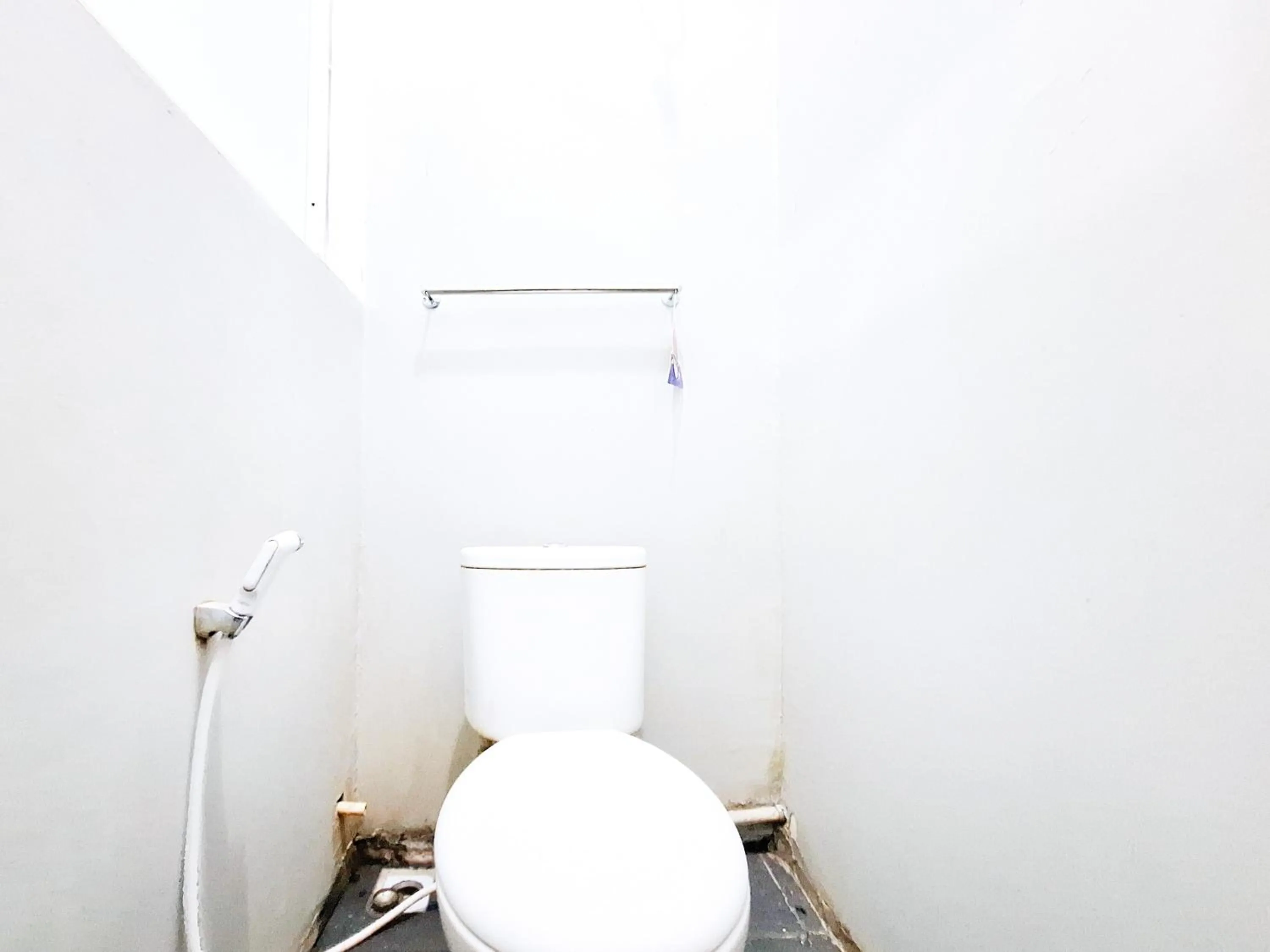 Bathroom in OYO 2041 Griya Aneka