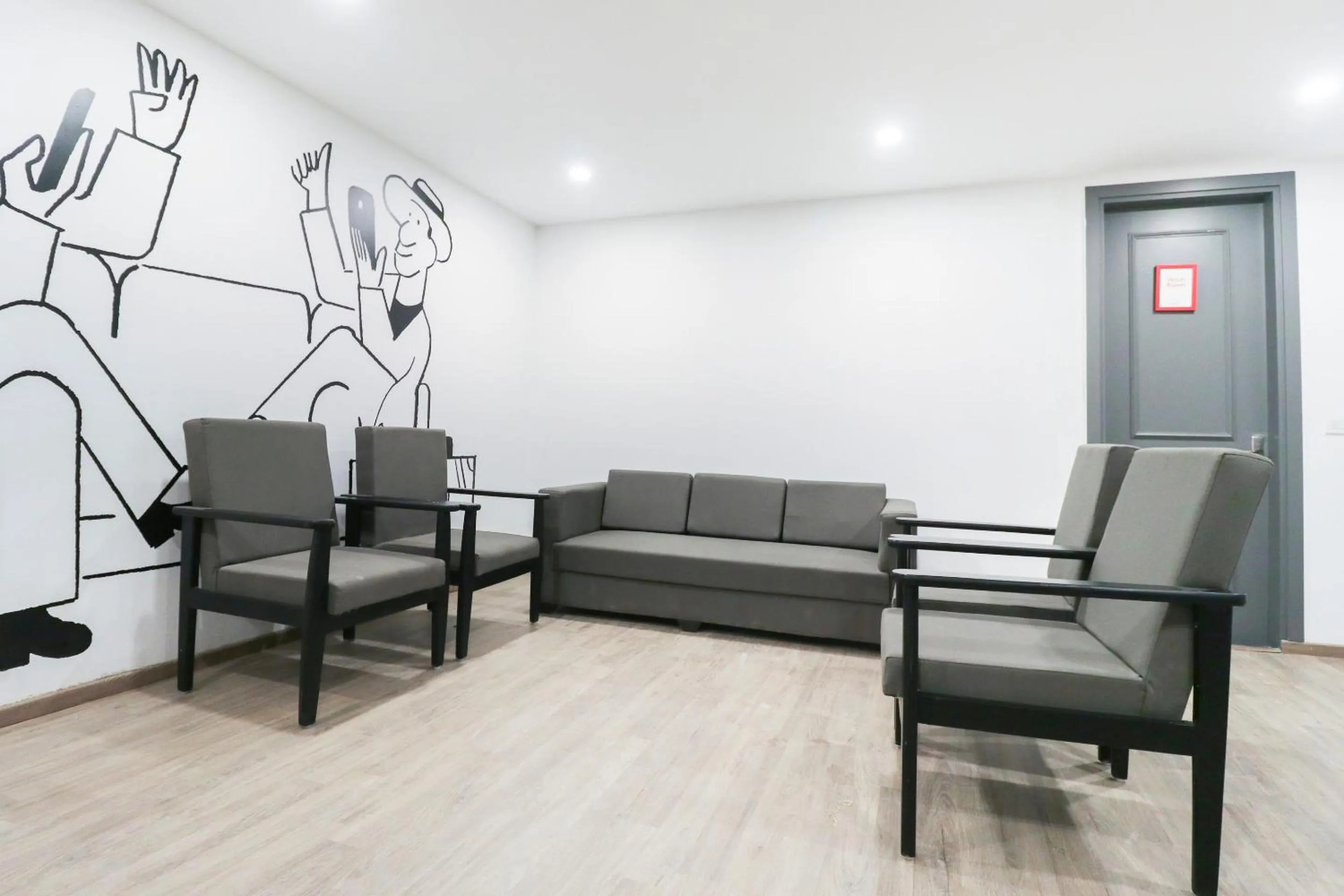 Lobby or reception in Super Townhouse Noida Sector 71 Near ISKCON Temple Noida