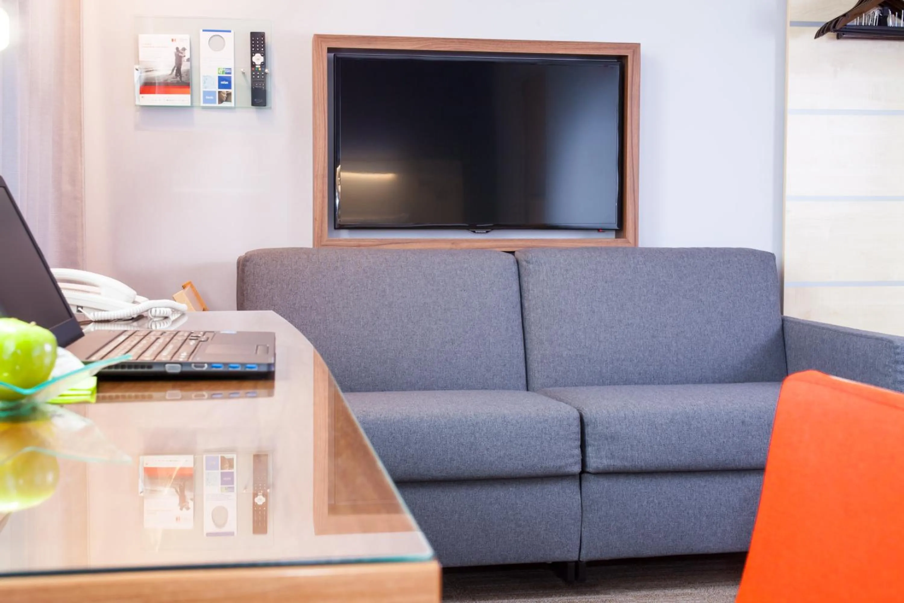 Photo of the whole room in Holiday Inn Express Toulouse Airport by IHG