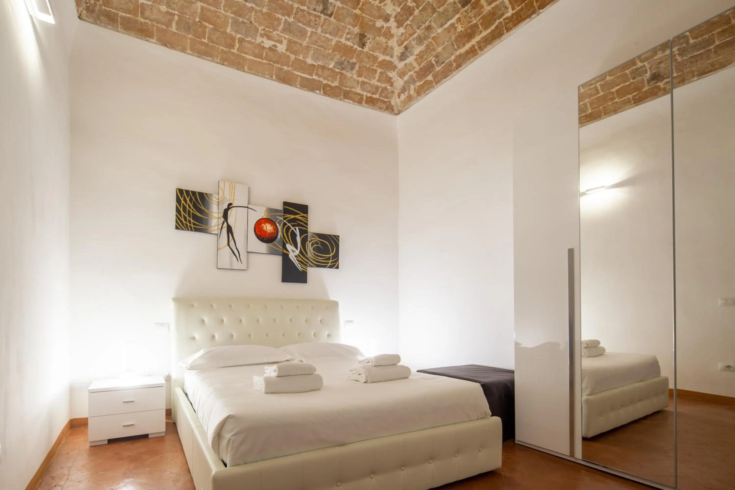 Bed in Lian Home in Florence by Mmega